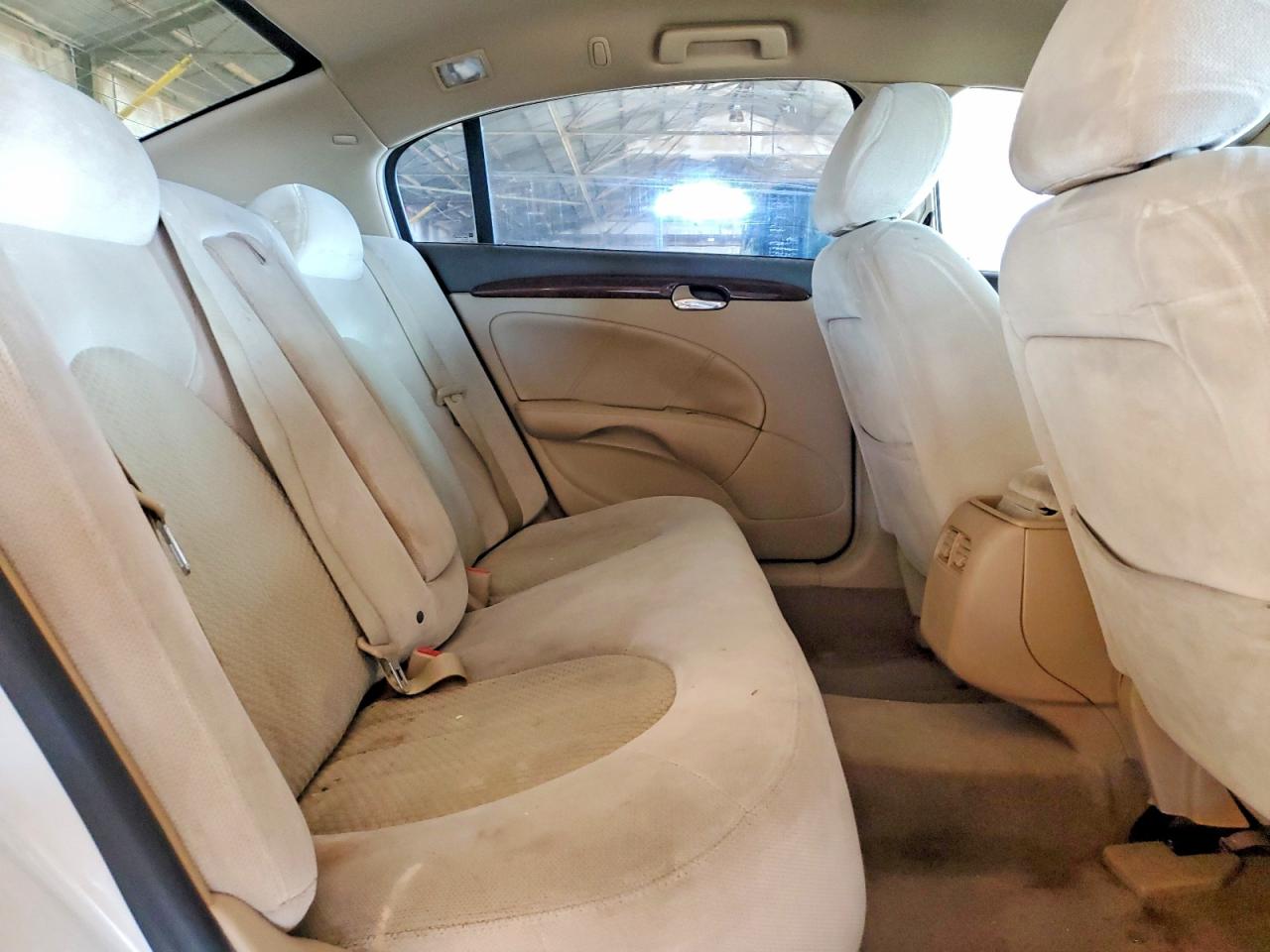 2011 Buick Lucerne Cx White vin: 1G4HA5EM1BU152501