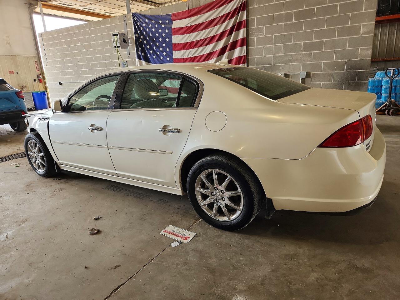 2011 Buick Lucerne Cx White vin: 1G4HA5EM2BU121869