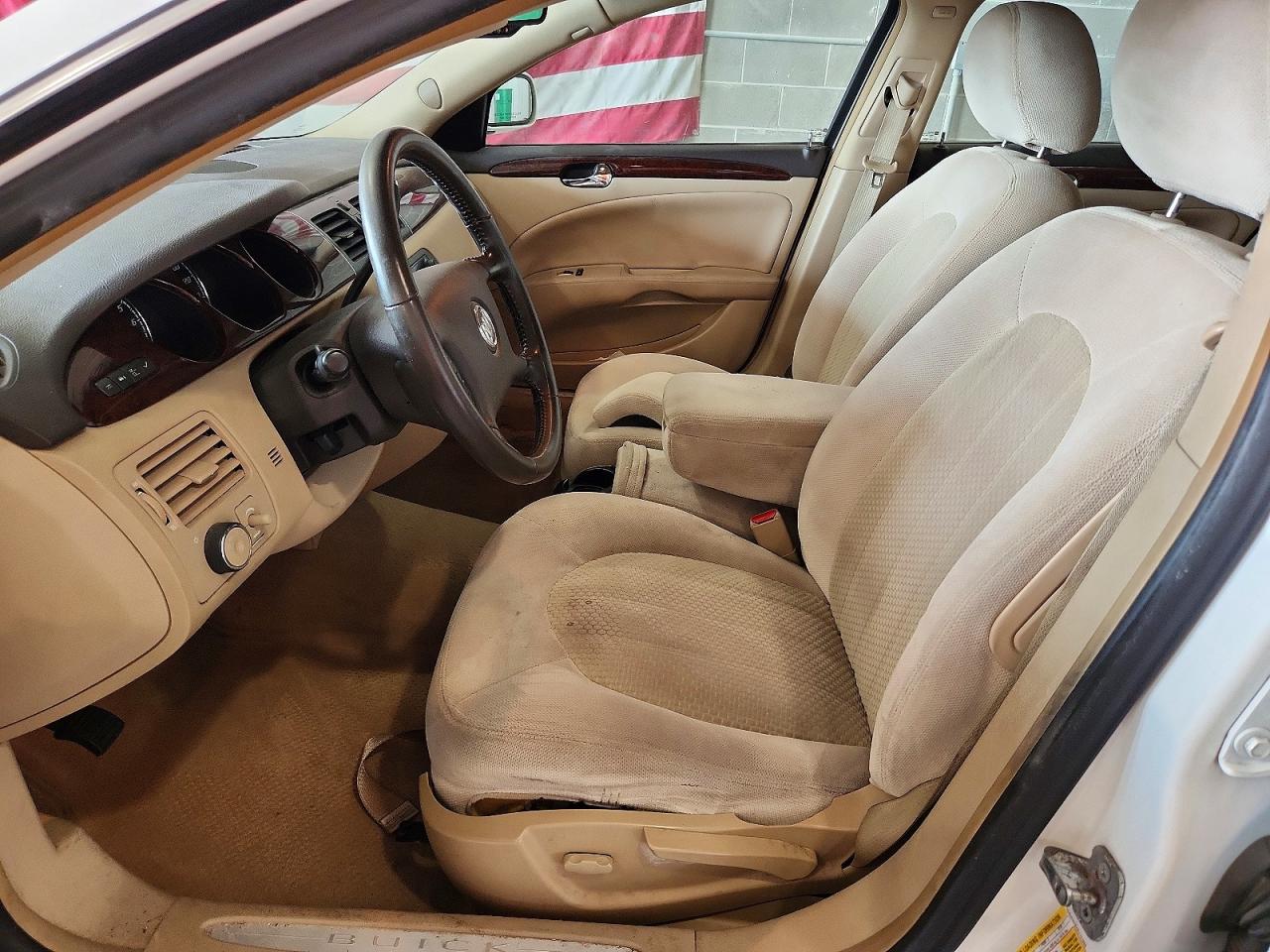 2011 Buick Lucerne Cx White vin: 1G4HA5EM2BU121869