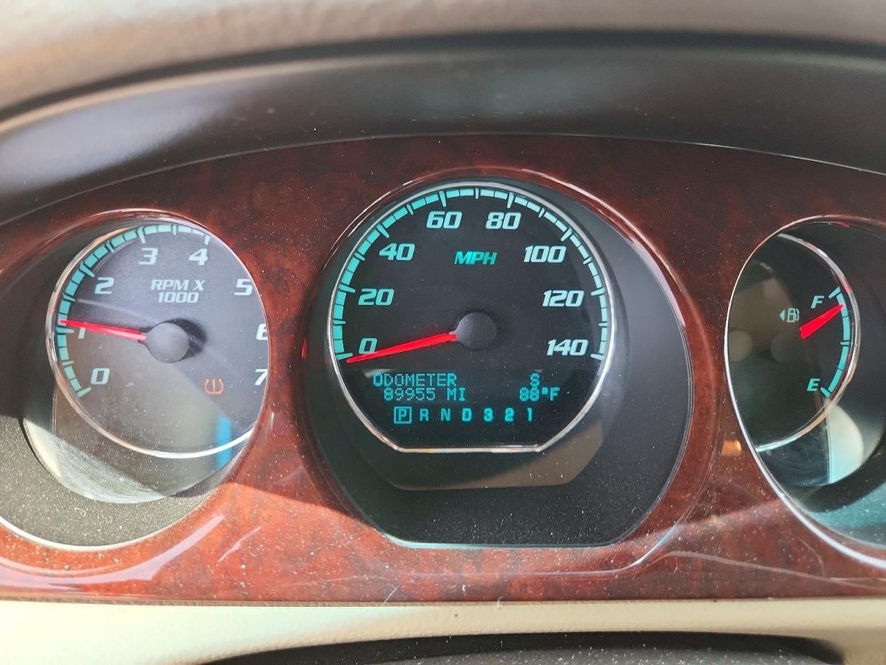 2010 Buick Lucerne Cx Two Tone vin: 1G4HA5EM3AU117862