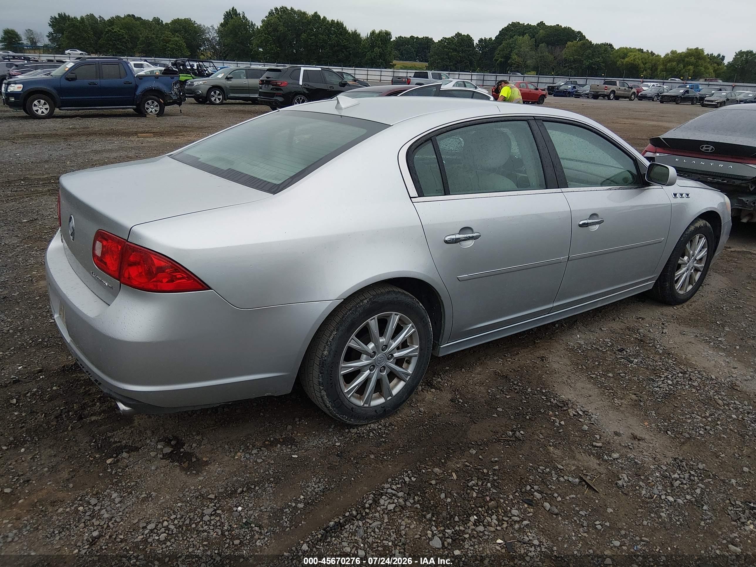 2010 Buick Lucerne Cx Silver vin: 1G4HA5EM3AU136508