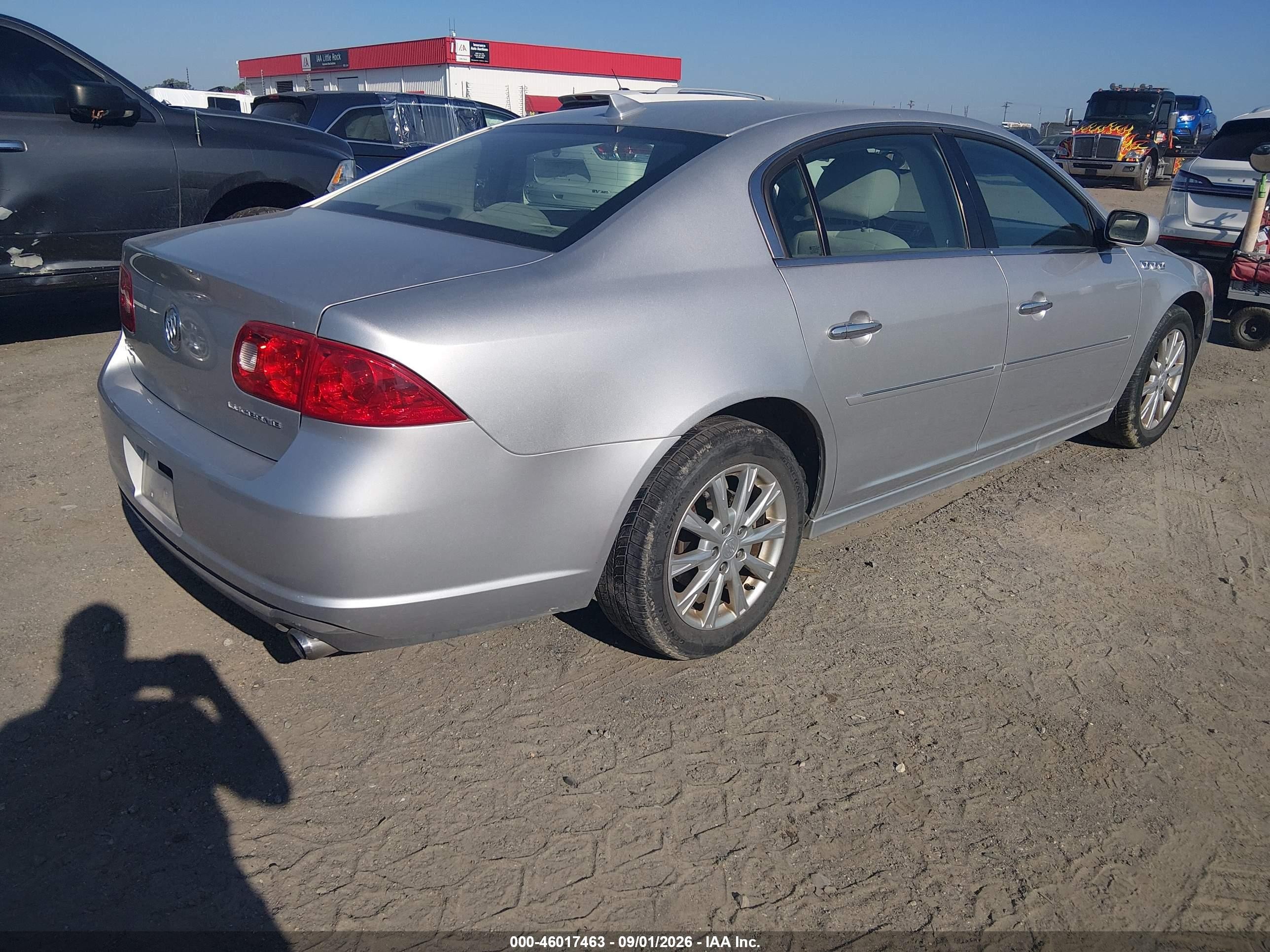 2010 Buick Lucerne Cx Silver vin: 1G4HA5EM3AU136508