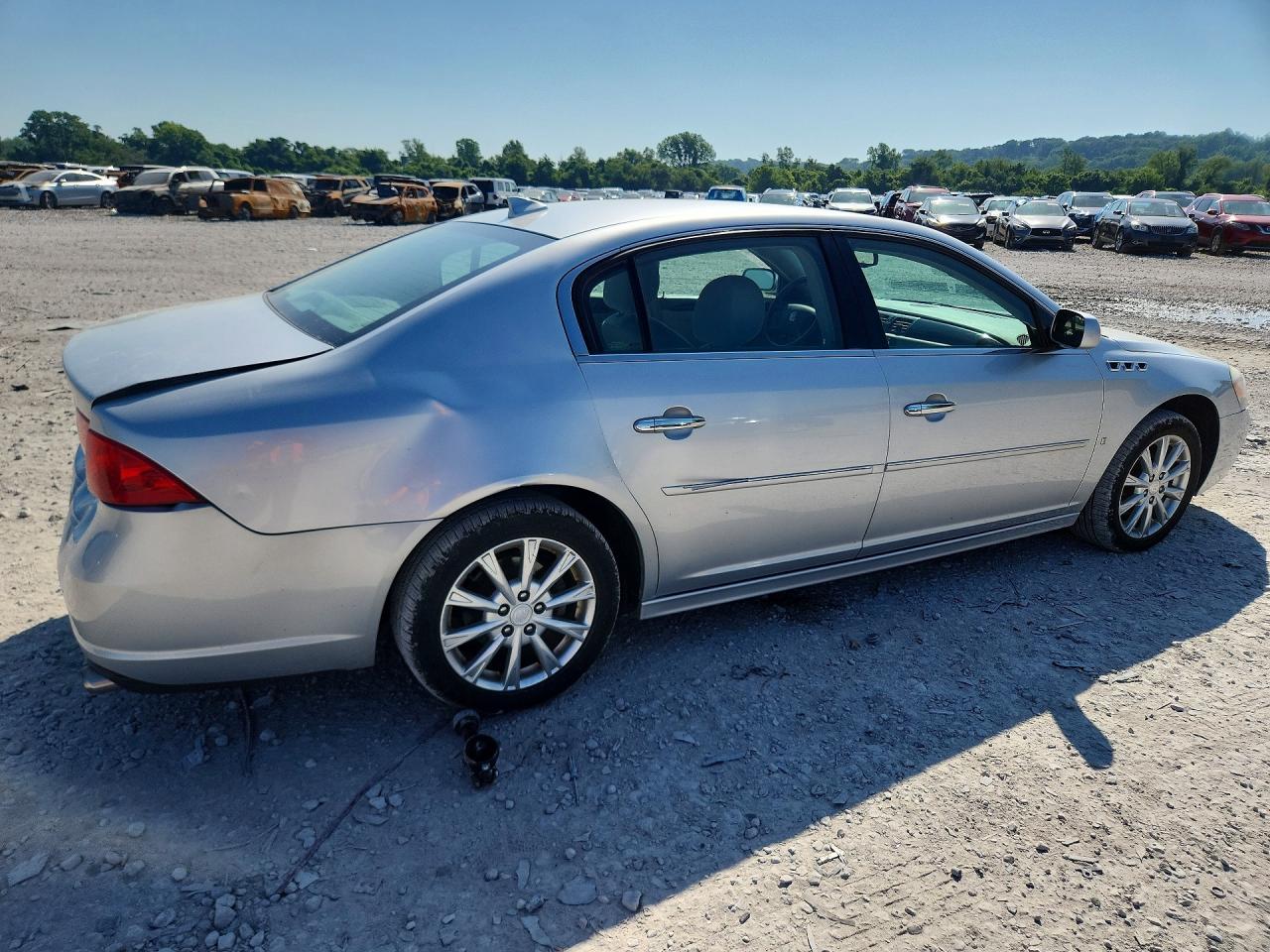 2010 Buick Lucerne Cx Silver vin: 1G4HA5EM6AU110615