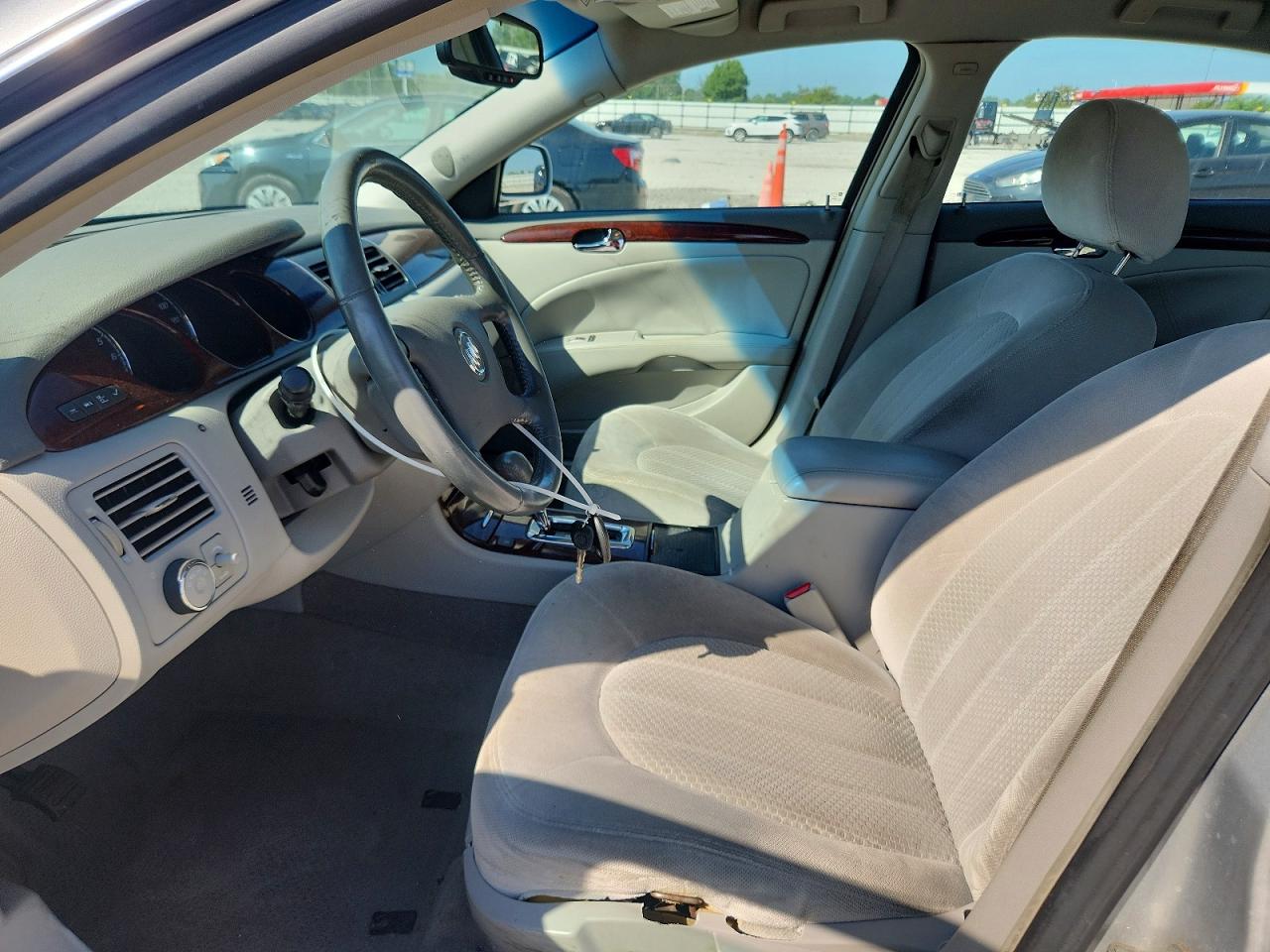 2010 Buick Lucerne Cx Silver vin: 1G4HA5EM6AU110615