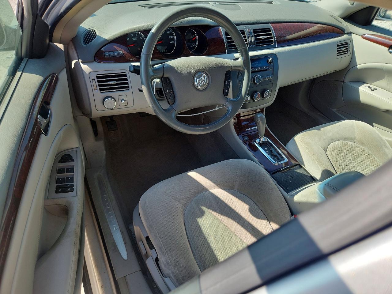2010 Buick Lucerne Cx Silver vin: 1G4HA5EM6AU110615