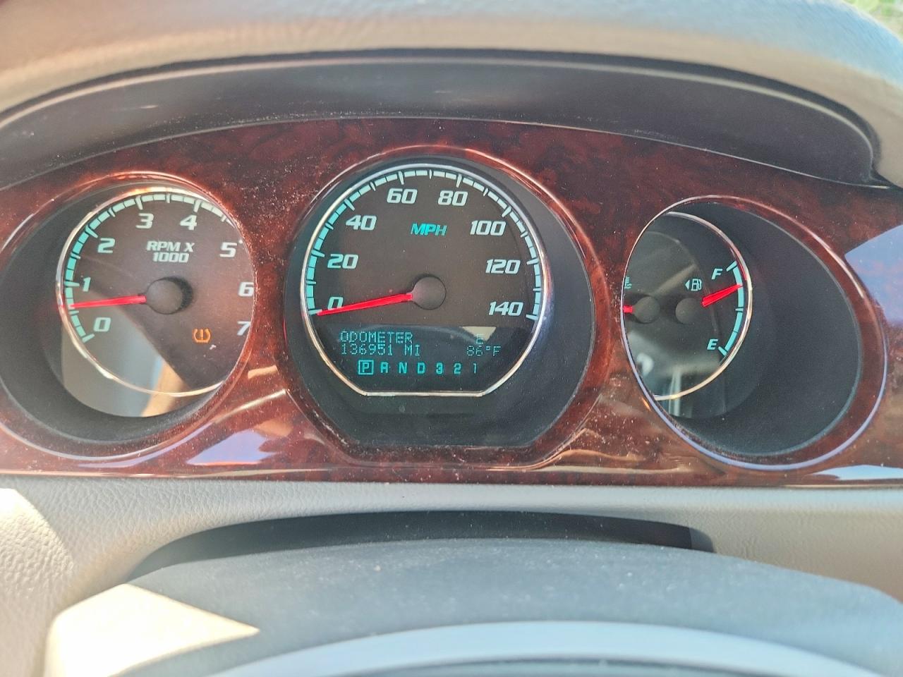 2010 Buick Lucerne Cx Silver vin: 1G4HA5EM6AU110615