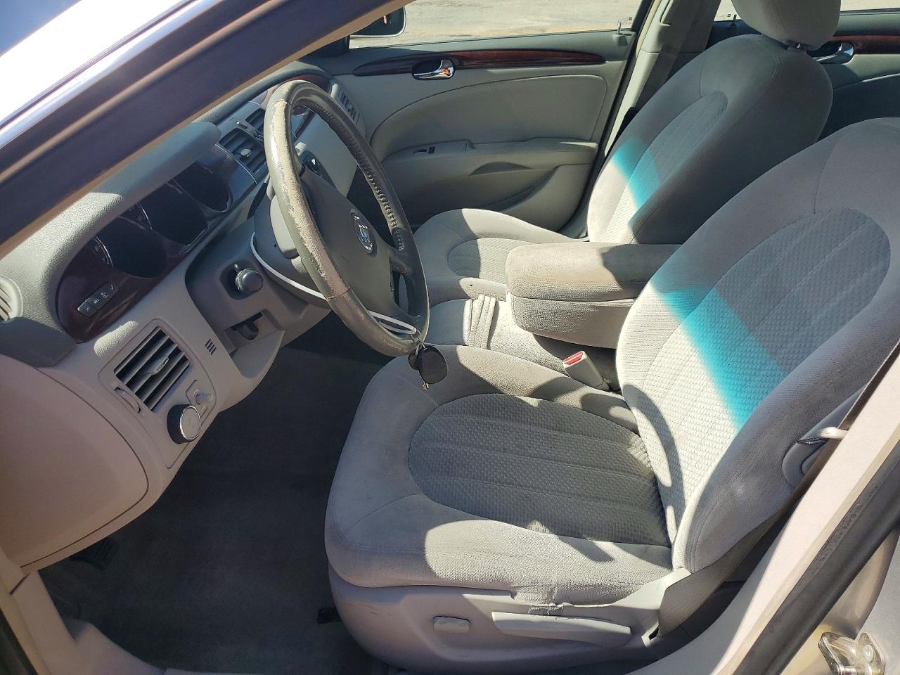 2010 Buick Lucerne Cx Silver vin: 1G4HA5EM8AU124063