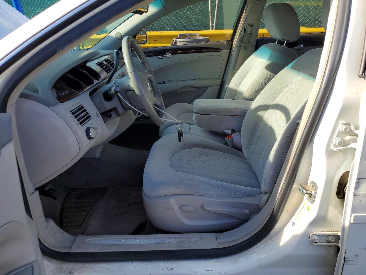 2011 Buick Lucerne Cx Белый vin: 1G4HA5EM9BU143951