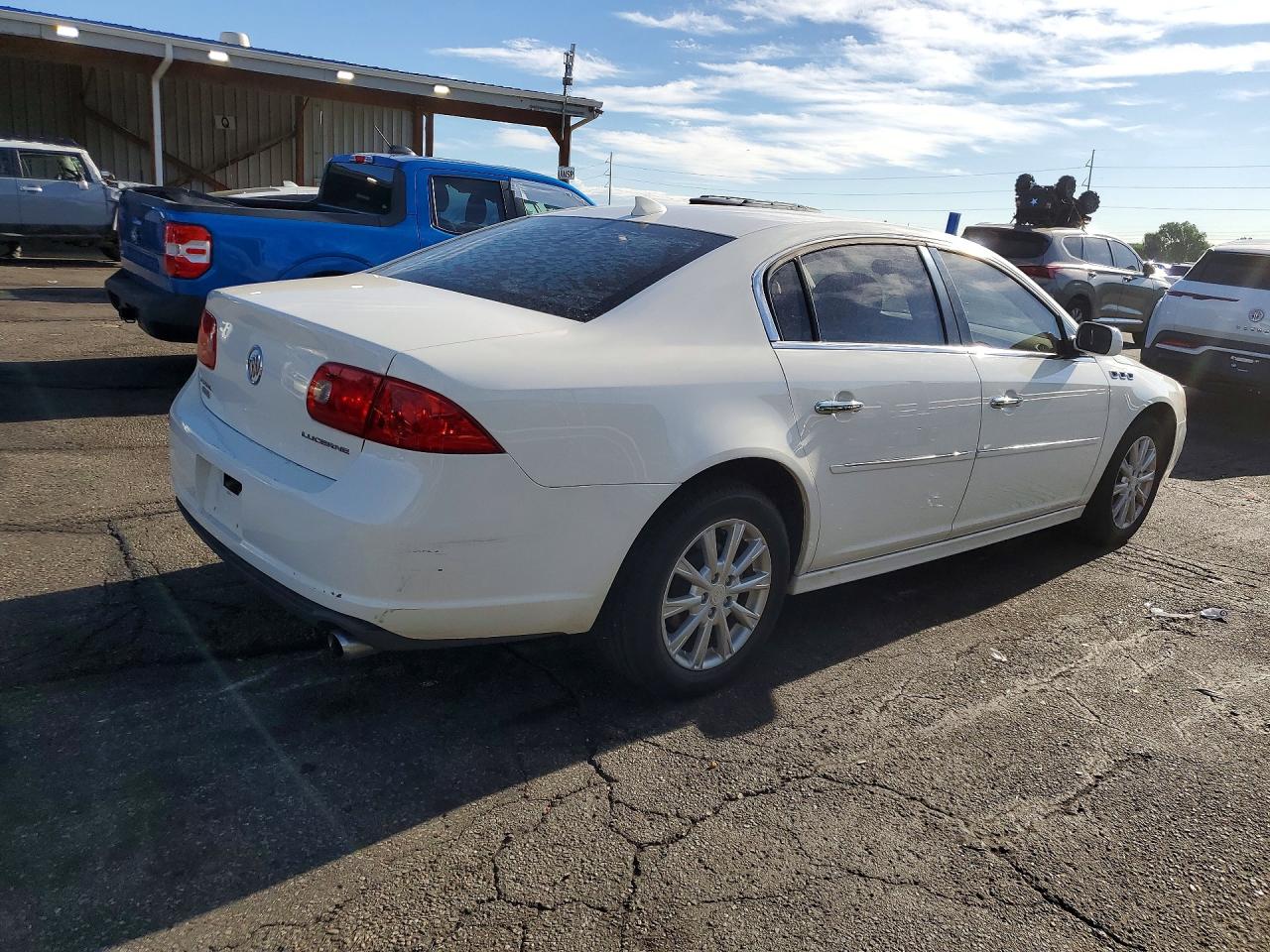 2011 Buick Lucerne Cx Белый vin: 1G4HA5EM9BU143951