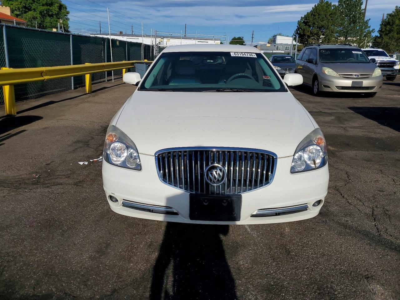 2011 Buick Lucerne Cx Белый vin: 1G4HA5EM9BU143951