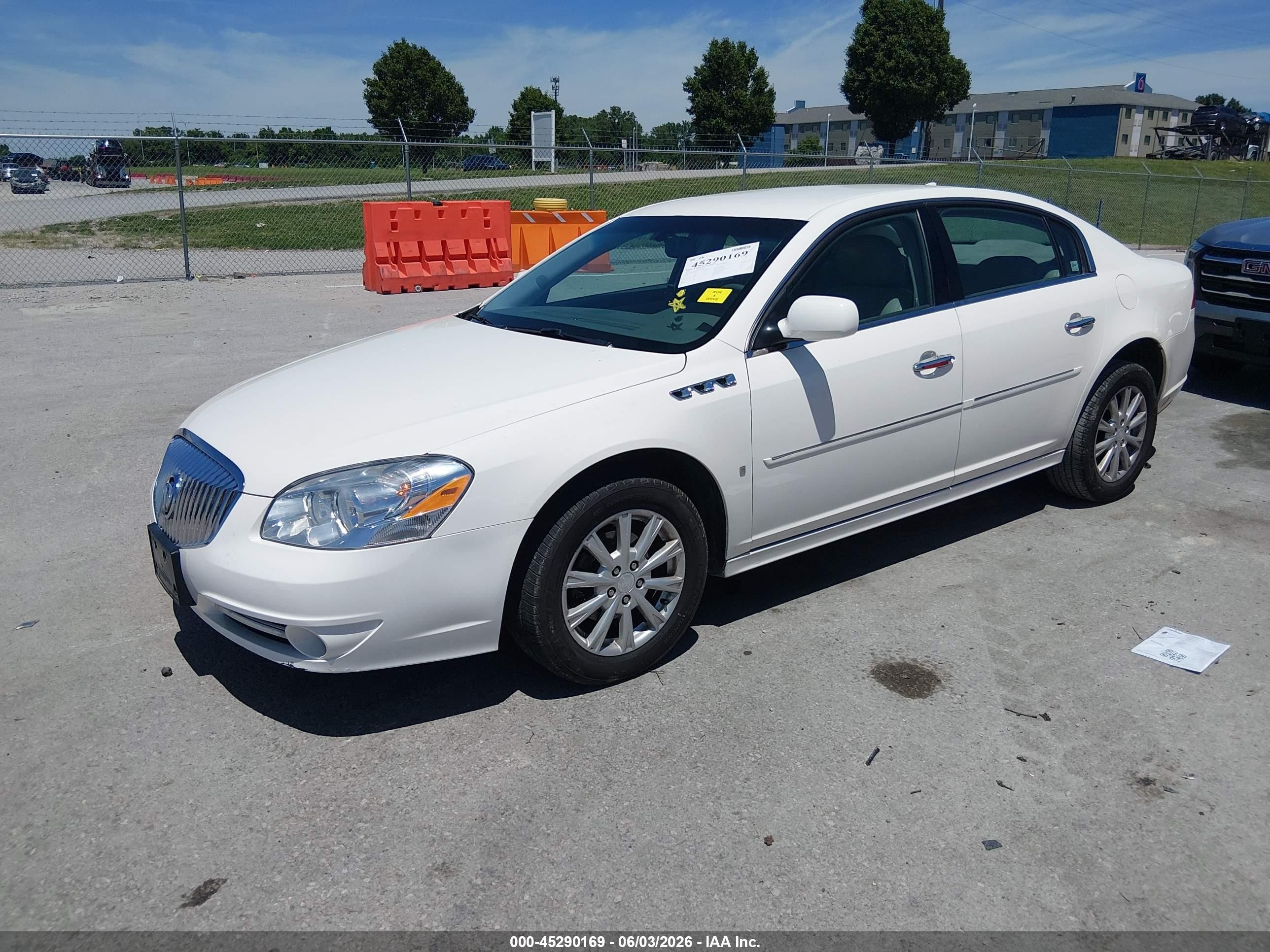 2010 Buick Lucerne Cxl White vin: 1G4HC5E17AU102846