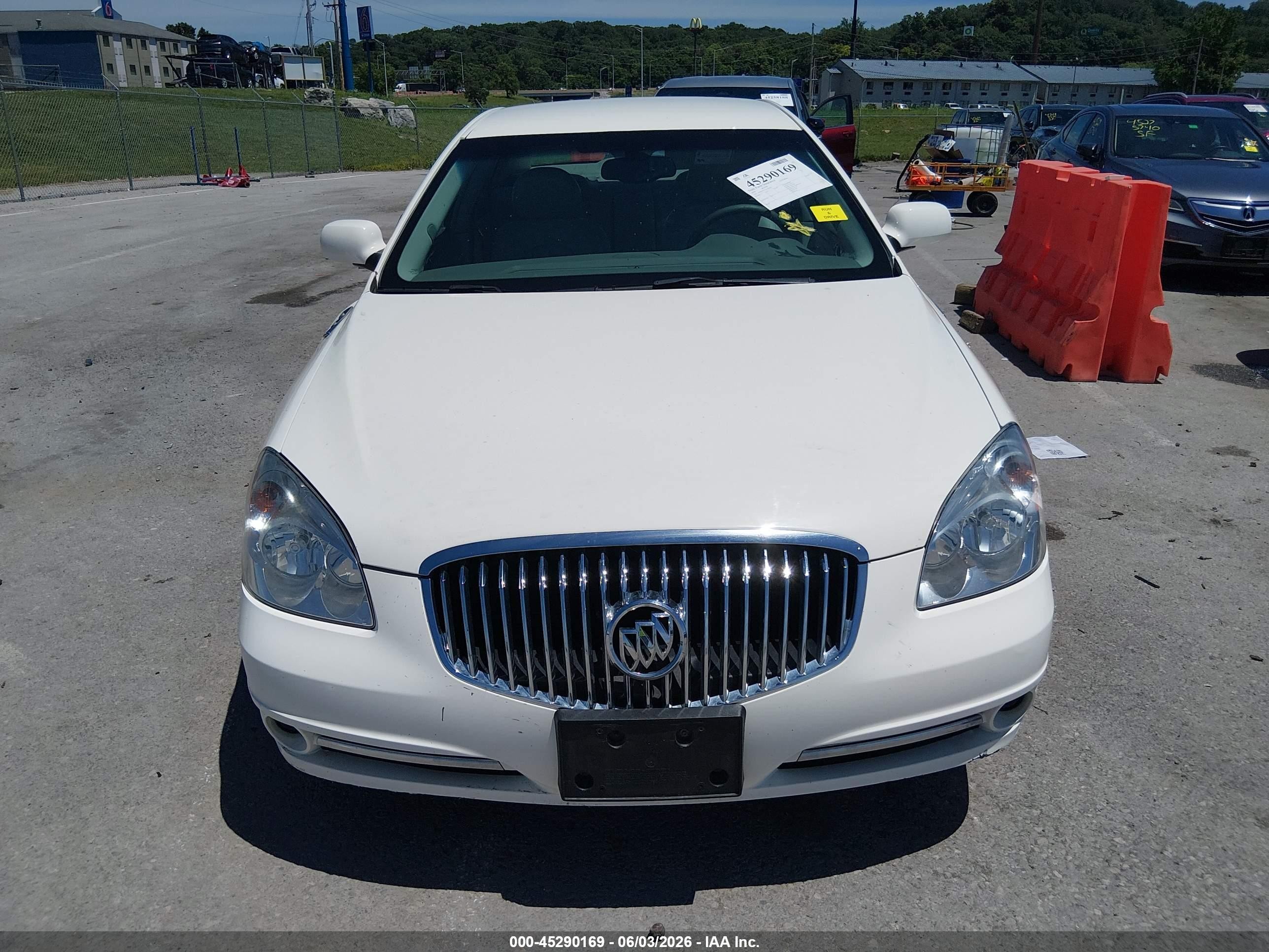 2010 Buick Lucerne Cxl White vin: 1G4HC5E17AU102846