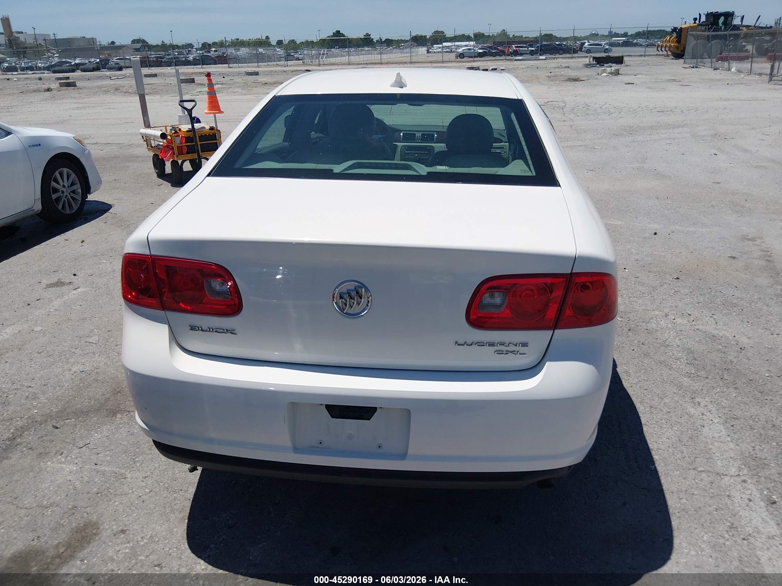 2010 Buick Lucerne Cxl White vin: 1G4HC5E17AU102846