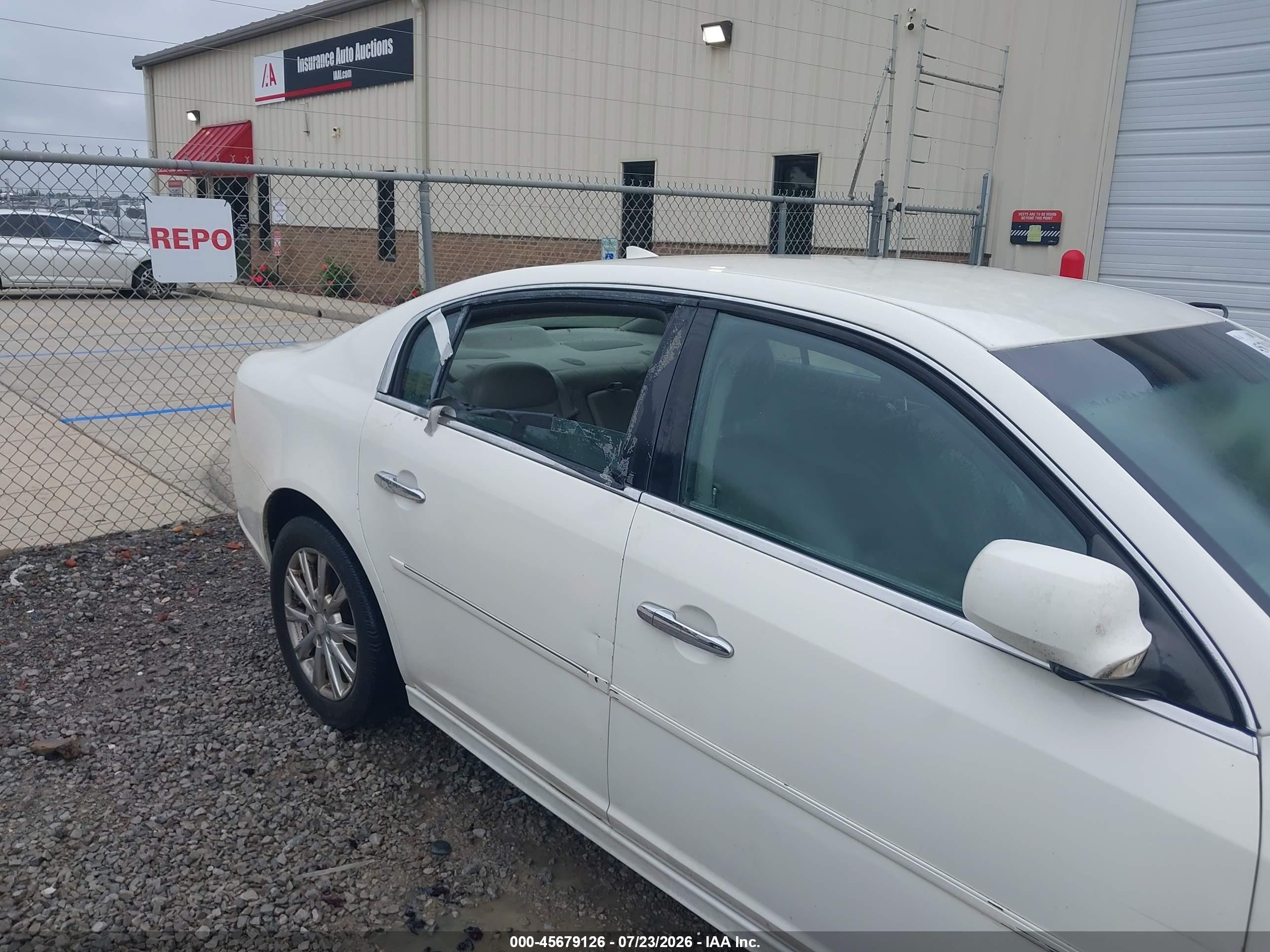 2011 Buick Lucerne Cxl White vin: 1G4HC5EM0BU126093