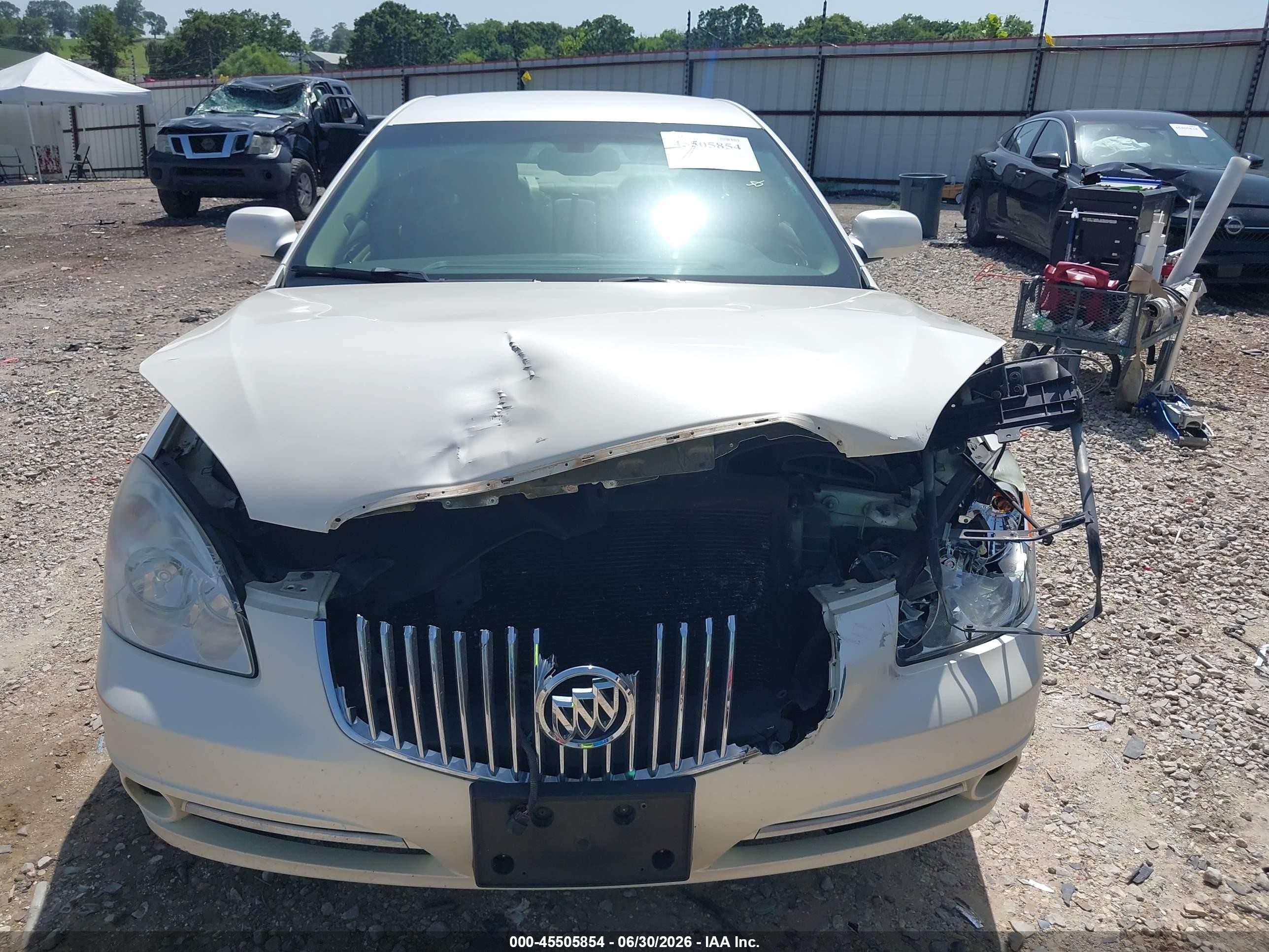 2011 Buick Lucerne Cxl White vin: 1G4HC5EM2BU140562