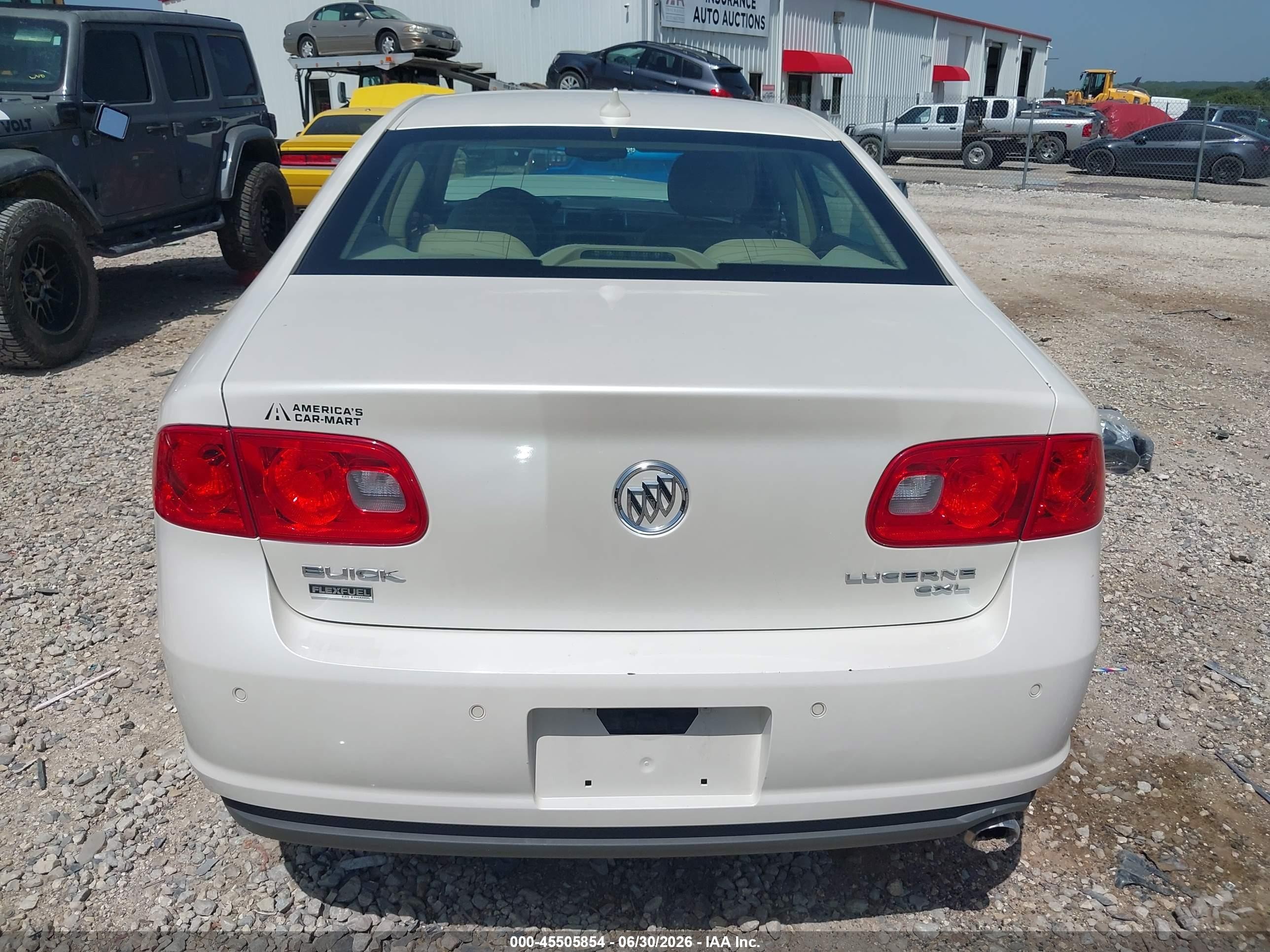 2011 Buick Lucerne Cxl White vin: 1G4HC5EM2BU140562