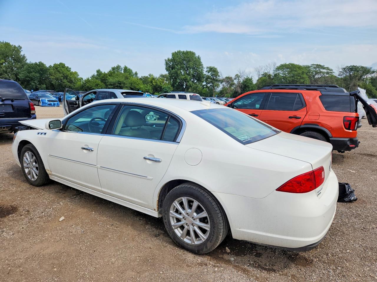 2011 Buick Lucerne Cxl White vin: 1G4HC5EM2BU142862