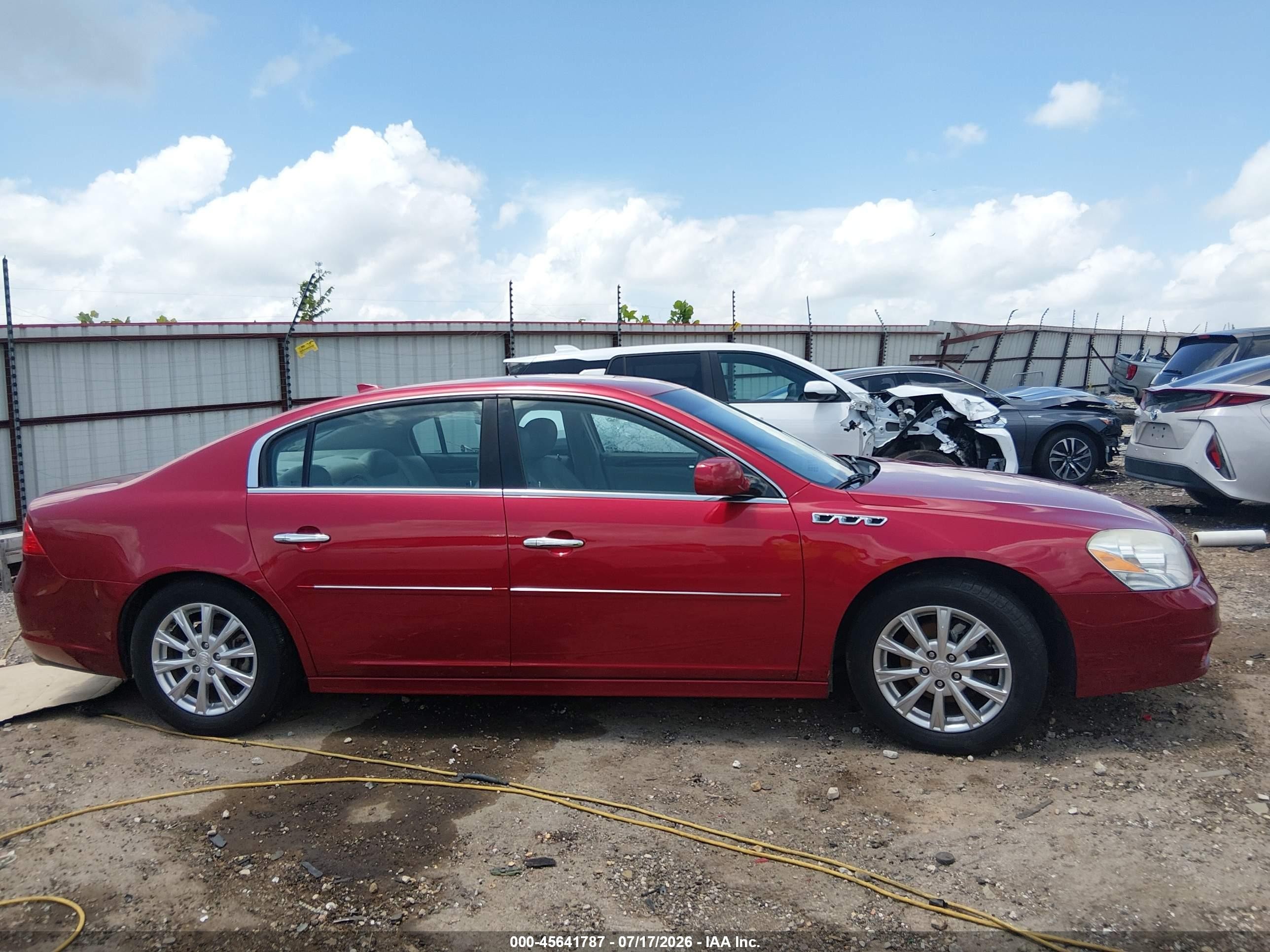 2011 Buick Lucerne Cxl Red vin: 1G4HC5EM2BU148385