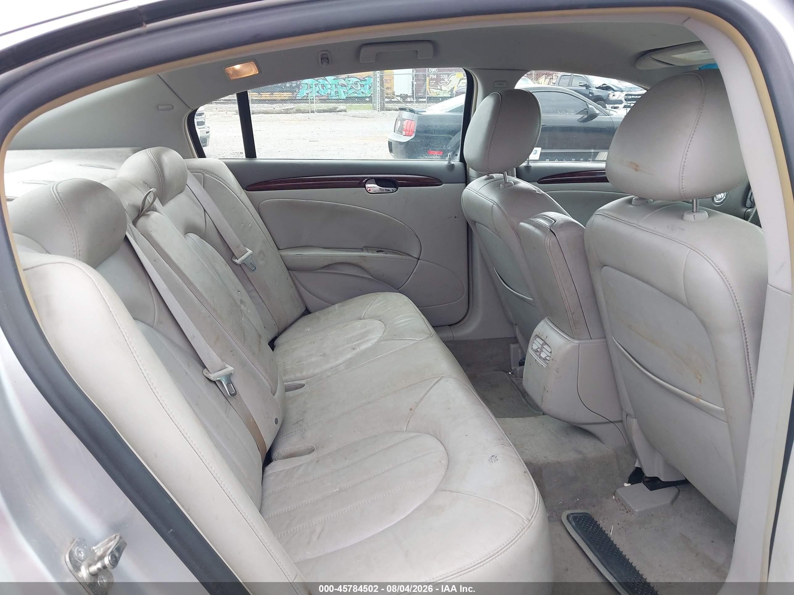 2010 Buick Lucerne Cxl Серебряный vin: 1G4HC5EM3AU131674