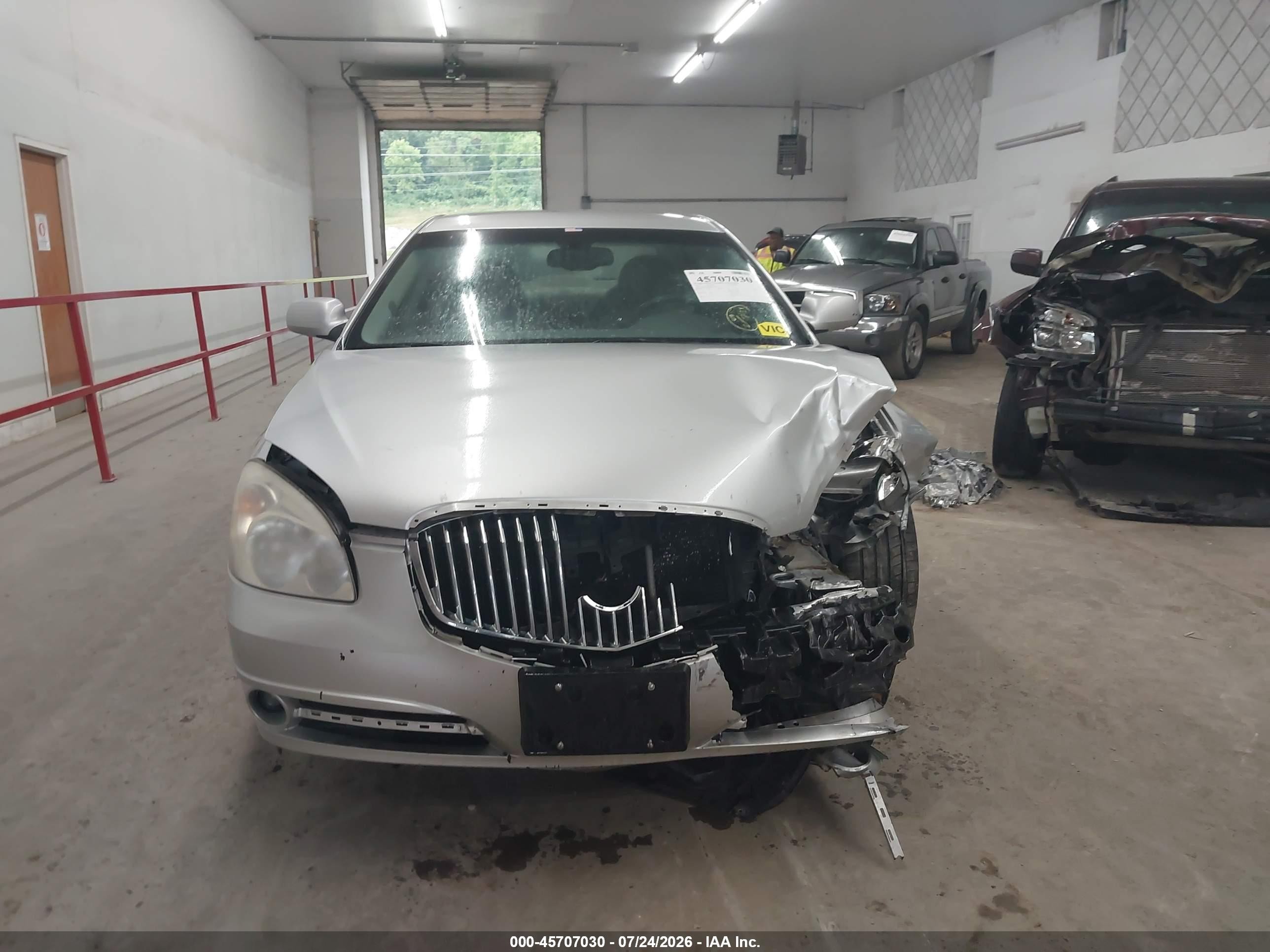 2011 Buick Lucerne Cxl Silver vin: 1G4HC5EM3BU116478