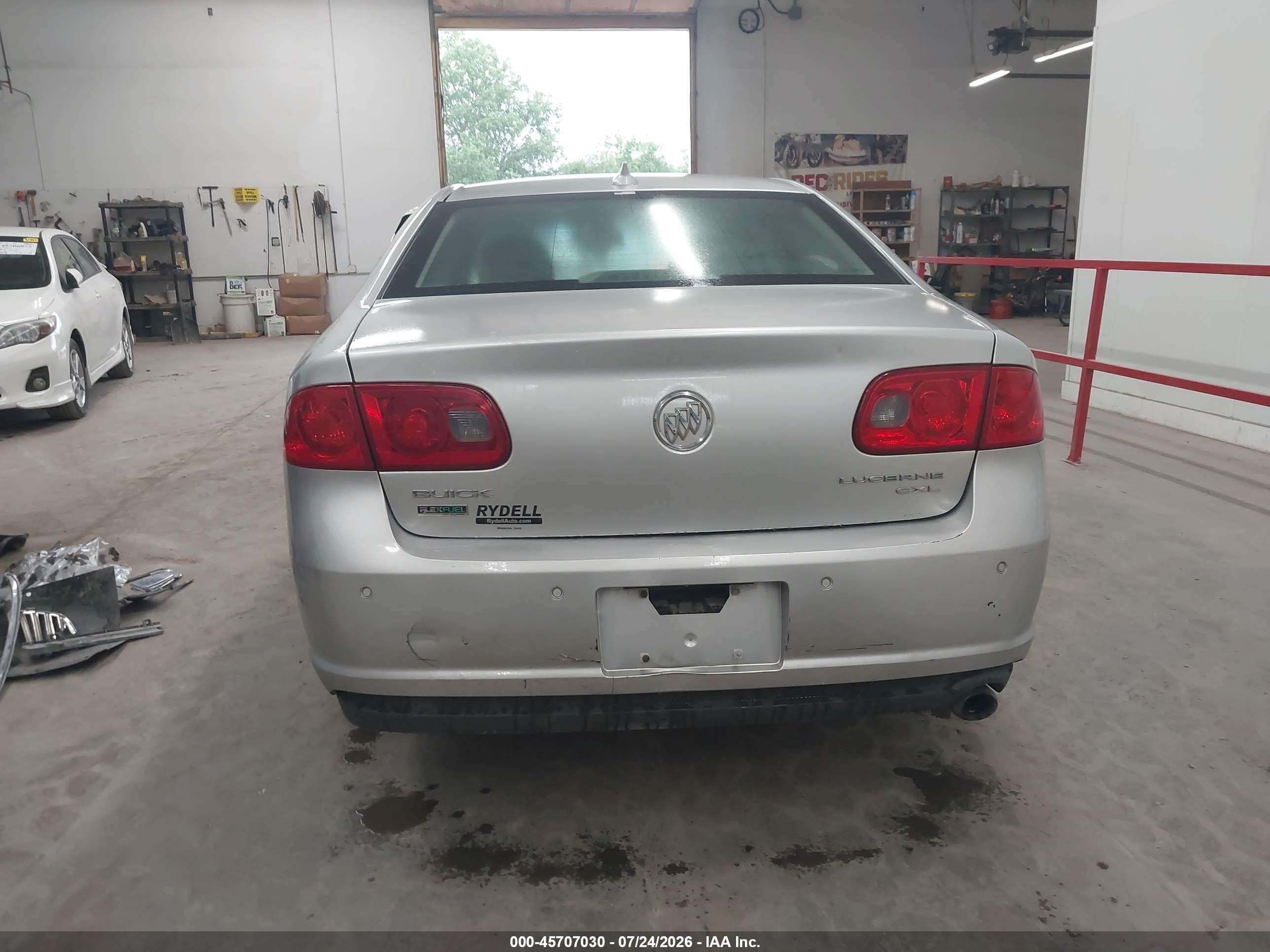 2011 Buick Lucerne Cxl Silver vin: 1G4HC5EM3BU116478