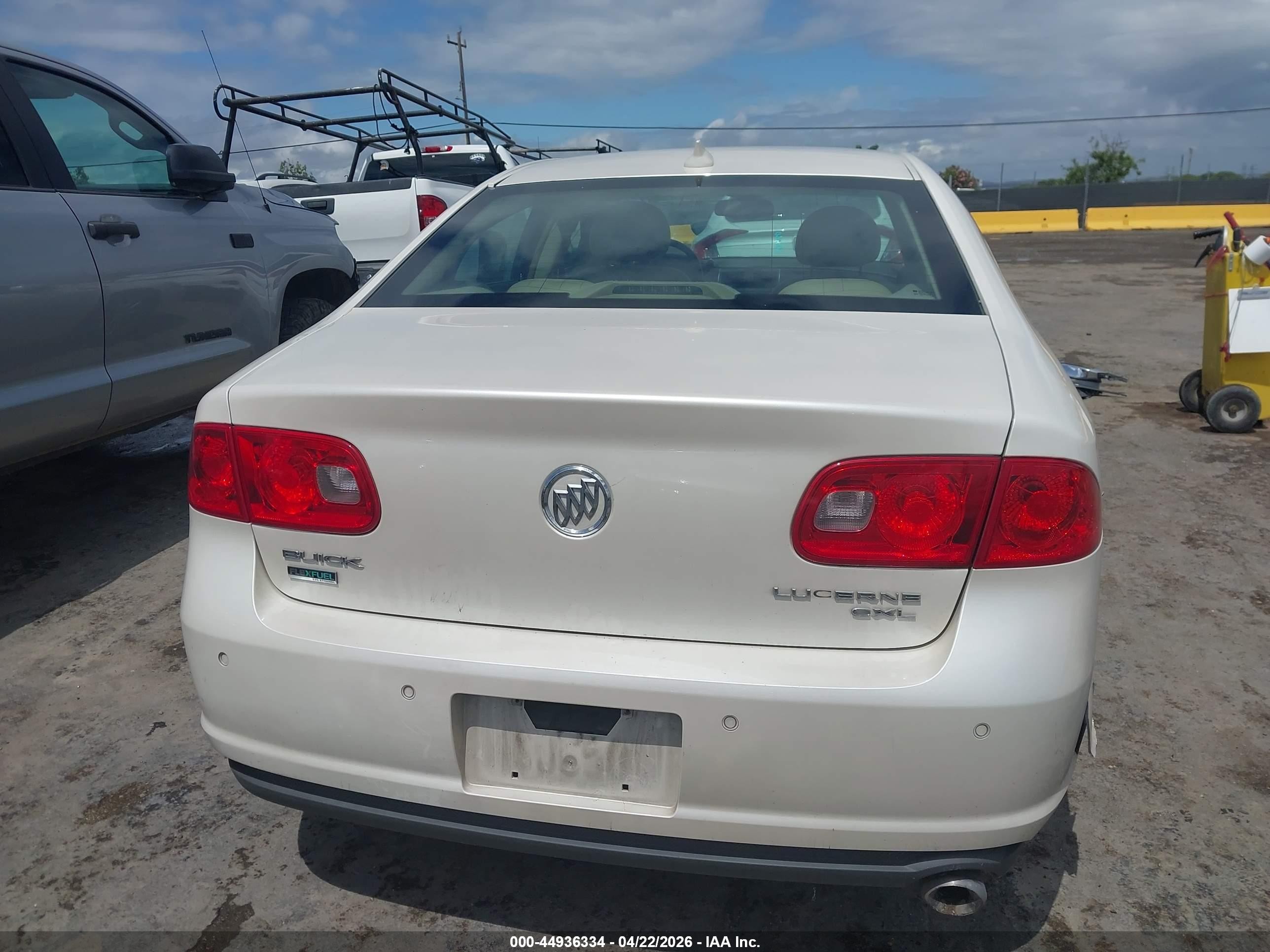 2011 Buick Lucerne Cxl Белый vin: 1G4HC5EM3BU134219