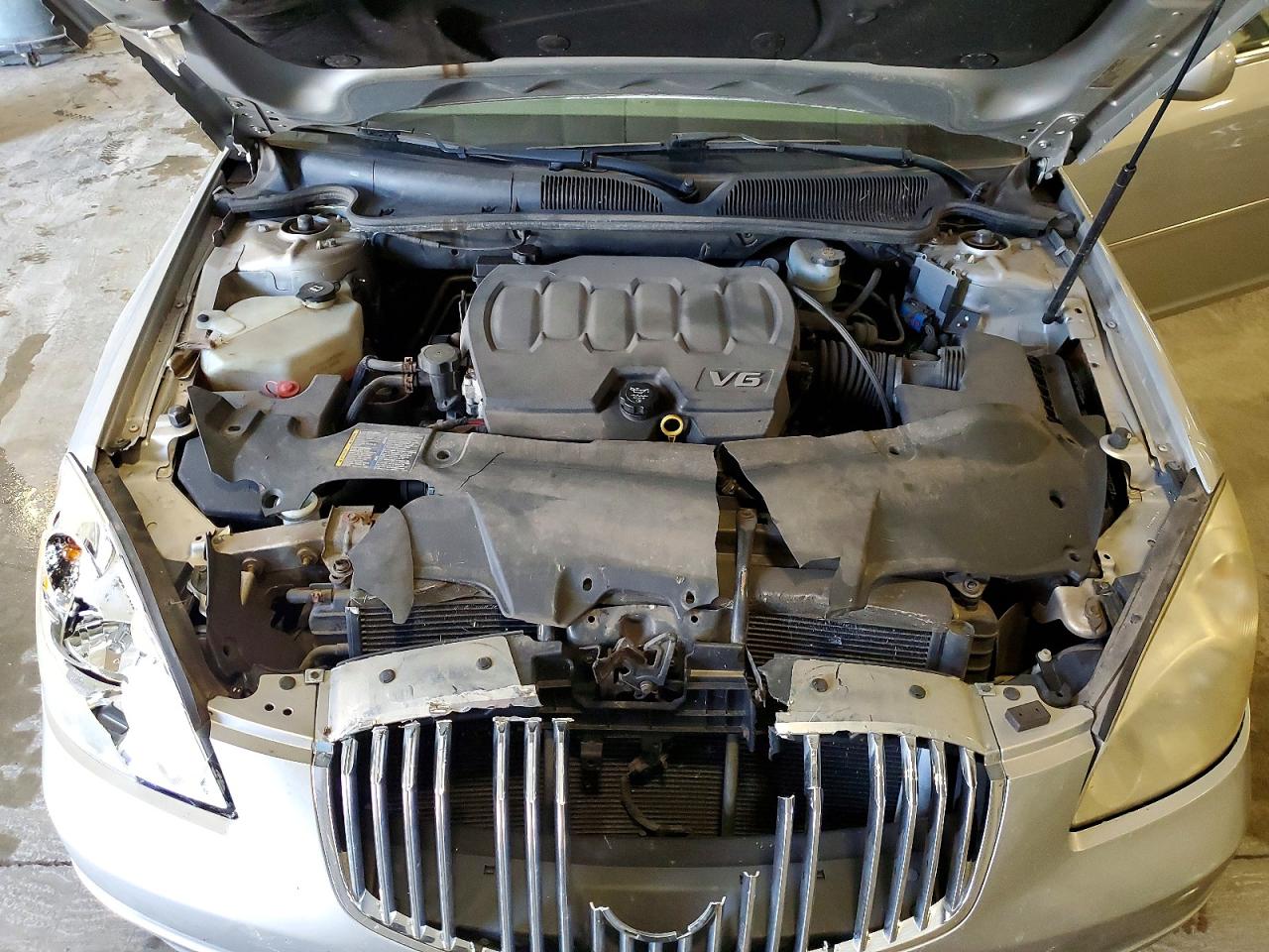 2010 Buick Lucerne Cxl Silver vin: 1G4HC5EM4AU113555
