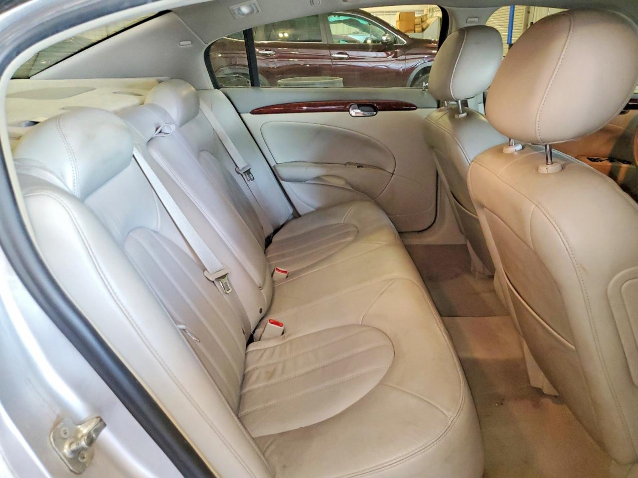 2010 Buick Lucerne Cxl Silver vin: 1G4HC5EM4AU113555