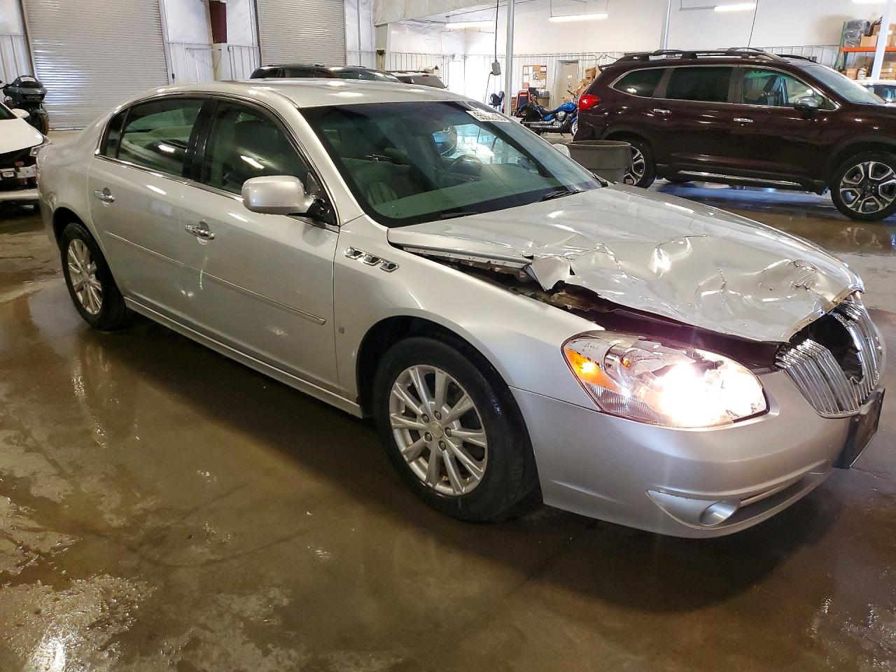 2010 Buick Lucerne Cxl Silver vin: 1G4HC5EM4AU113555