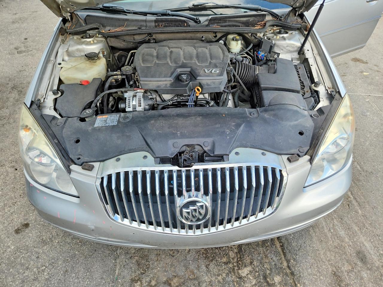 2011 Buick Lucerne Cxl Silver vin: 1G4HC5EM4BU134553