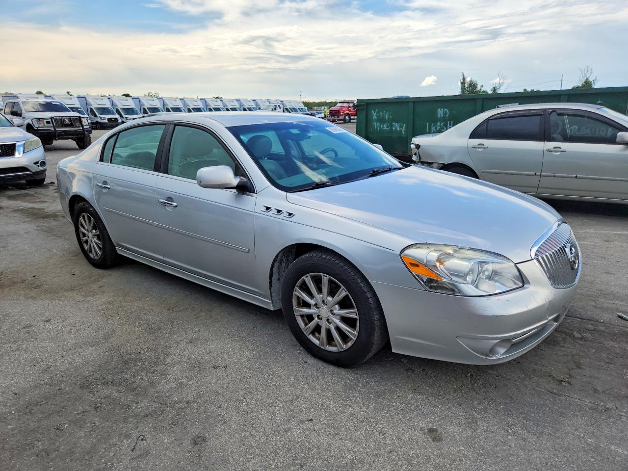 2011 Buick Lucerne Cxl Silver vin: 1G4HC5EM4BU134553