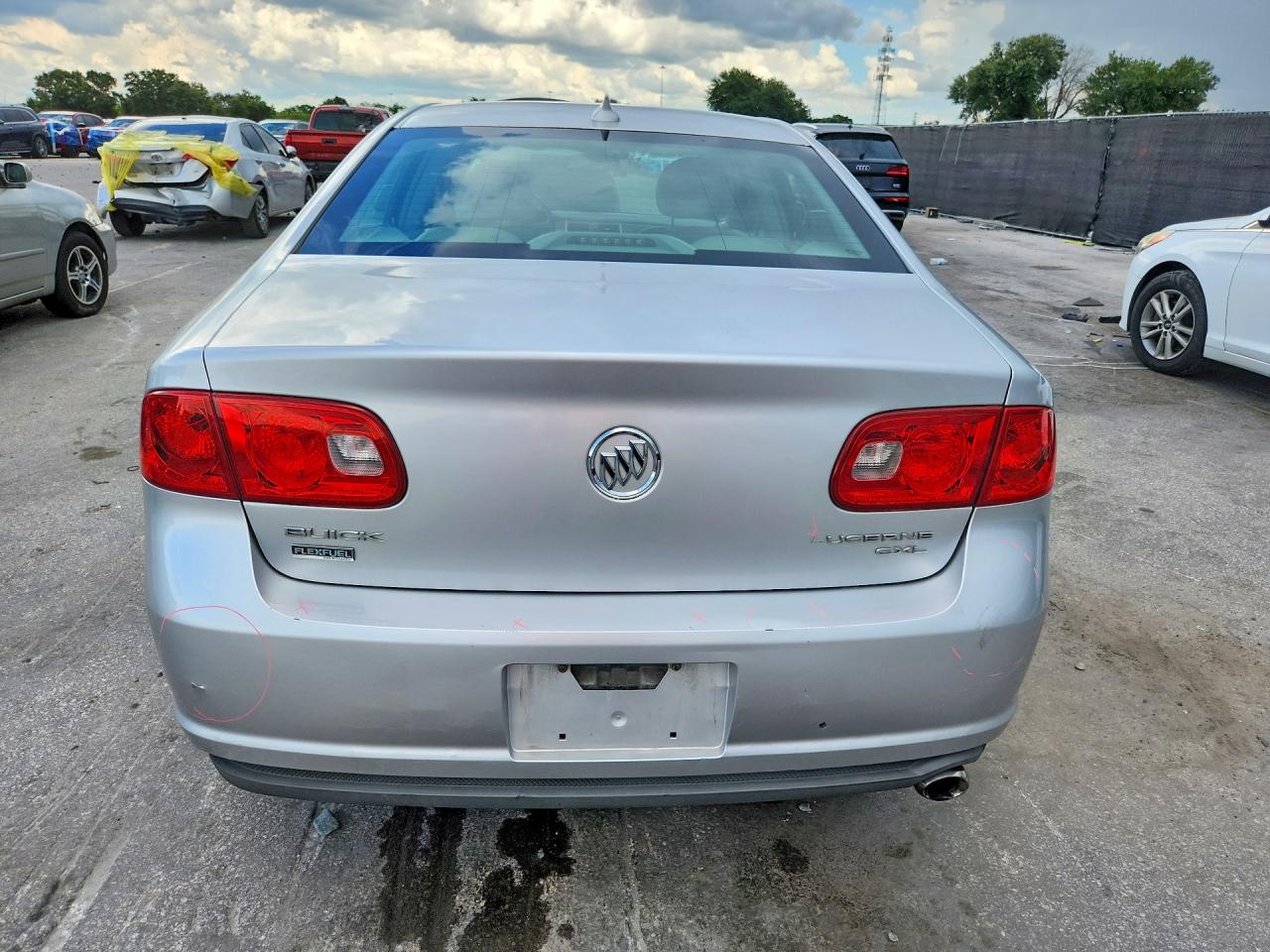 2011 Buick Lucerne Cxl Silver vin: 1G4HC5EM4BU134553