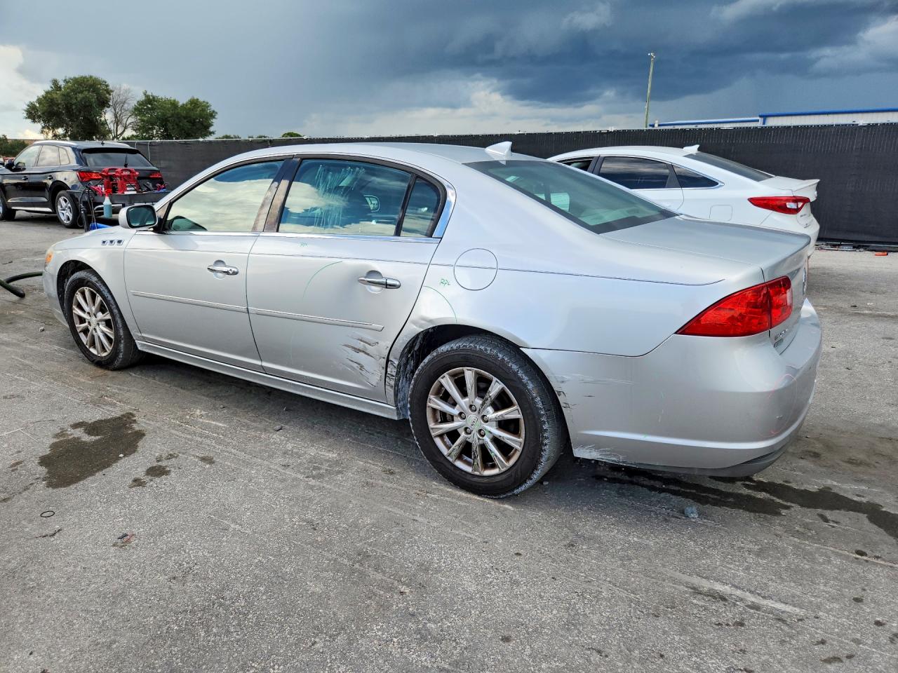 2011 Buick Lucerne Cxl Silver vin: 1G4HC5EM4BU134553