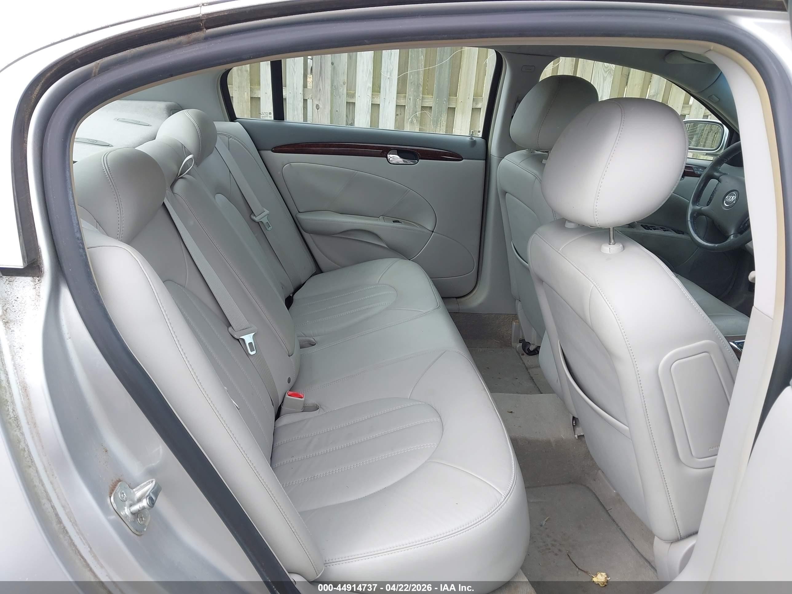 2011 Buick Lucerne Cxl Silver vin: 1G4HC5EM5BU101982
