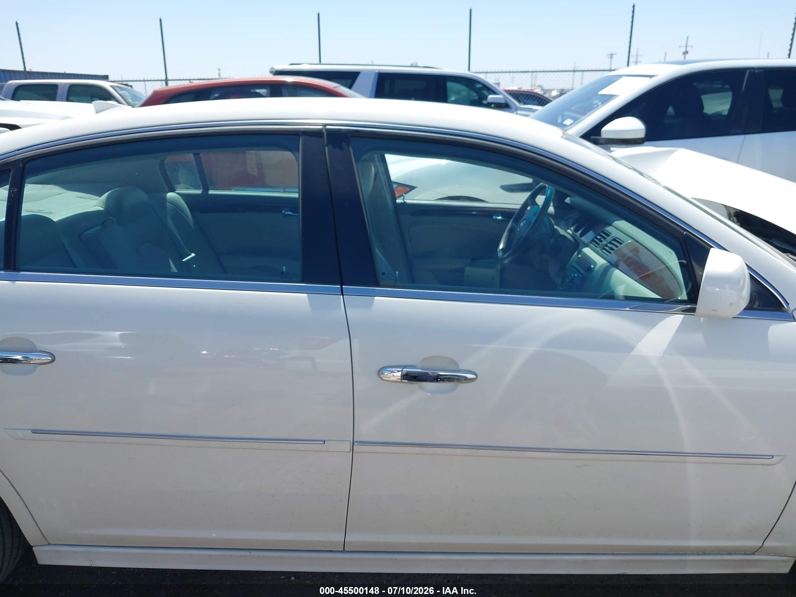 2011 Buick Lucerne Cxl White vin: 1G4HC5EM5BU110164