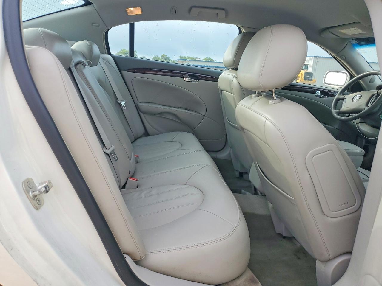 2011 Buick Lucerne Cxl White vin: 1G4HC5EM6BU152374