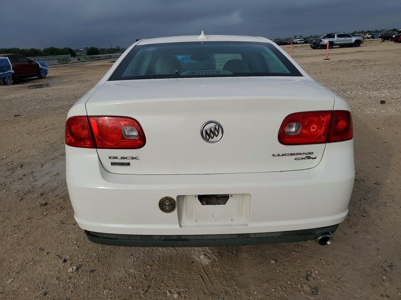 2011 Buick Lucerne Cxl White vin: 1G4HC5EM6BU152374