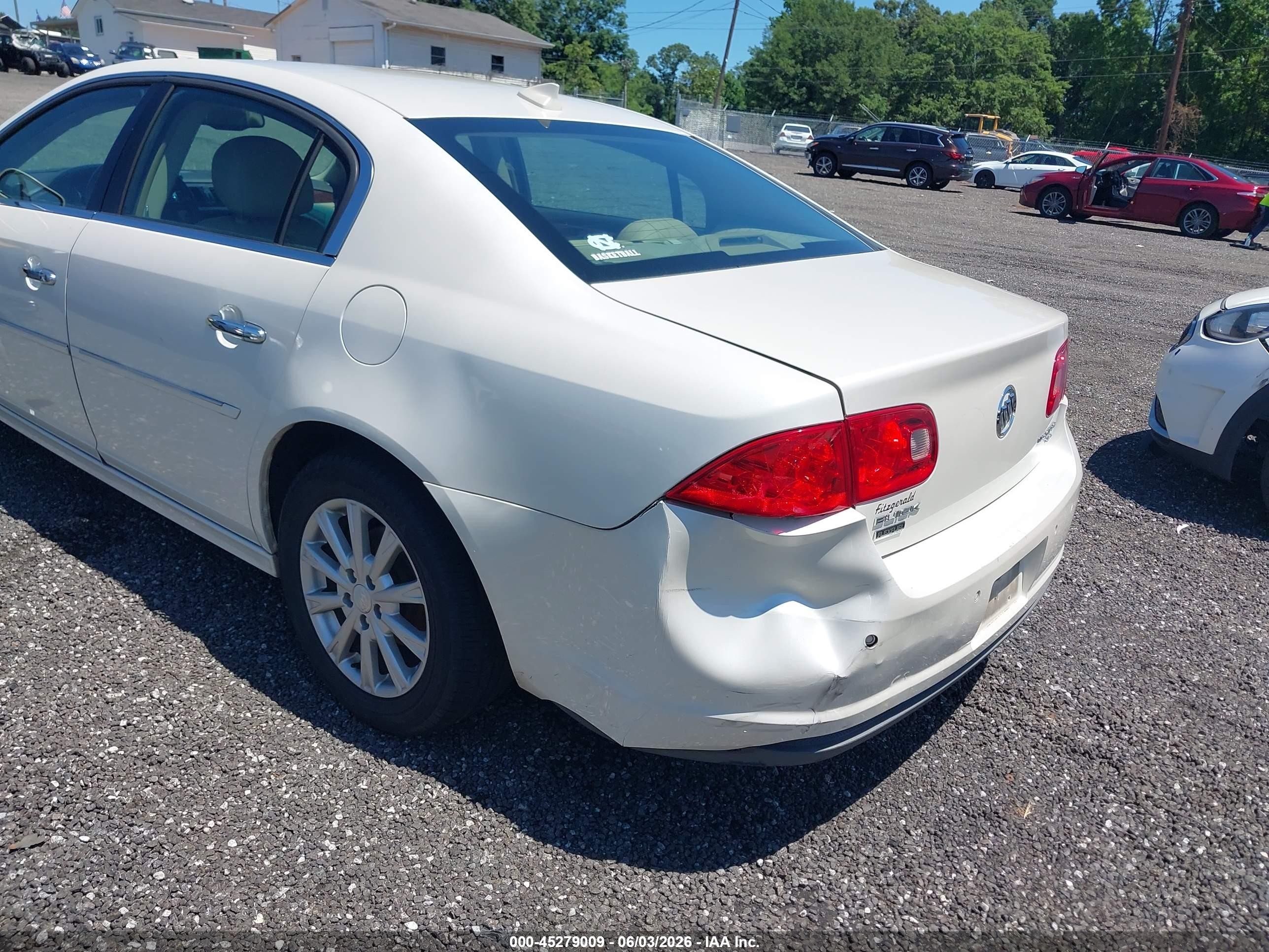 2011 Buick Lucerne Cxl White vin: 1G4HC5EM6BU152651