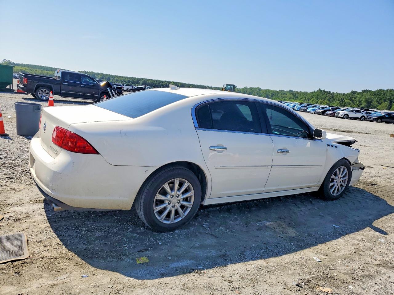 2011 Buick Lucerne Cxl White vin: 1G4HC5EM7BU114474