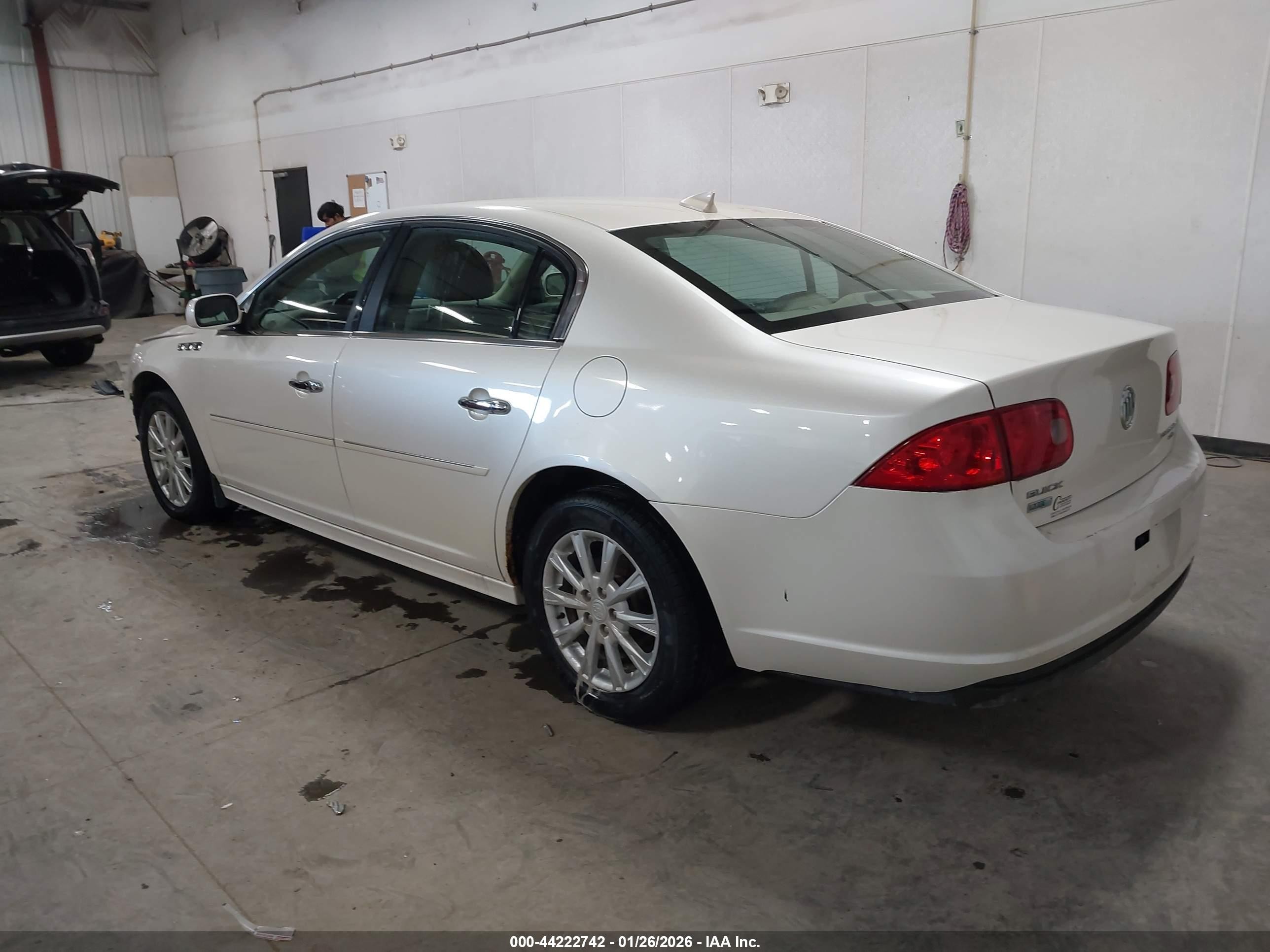 2011 Buick Lucerne Cxl White vin: 1G4HC5EM7BU123126
