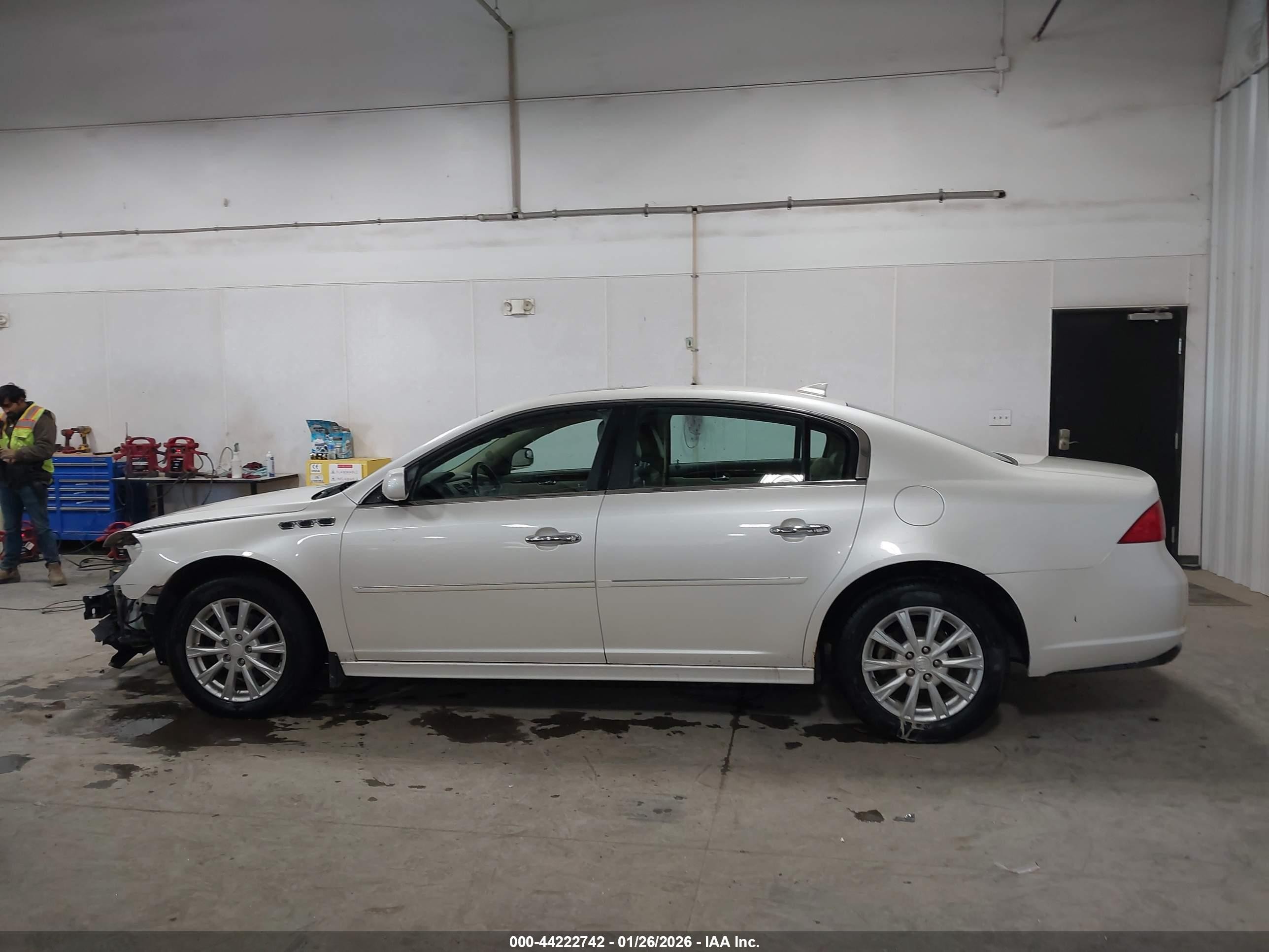 2011 Buick Lucerne Cxl White vin: 1G4HC5EM7BU123126