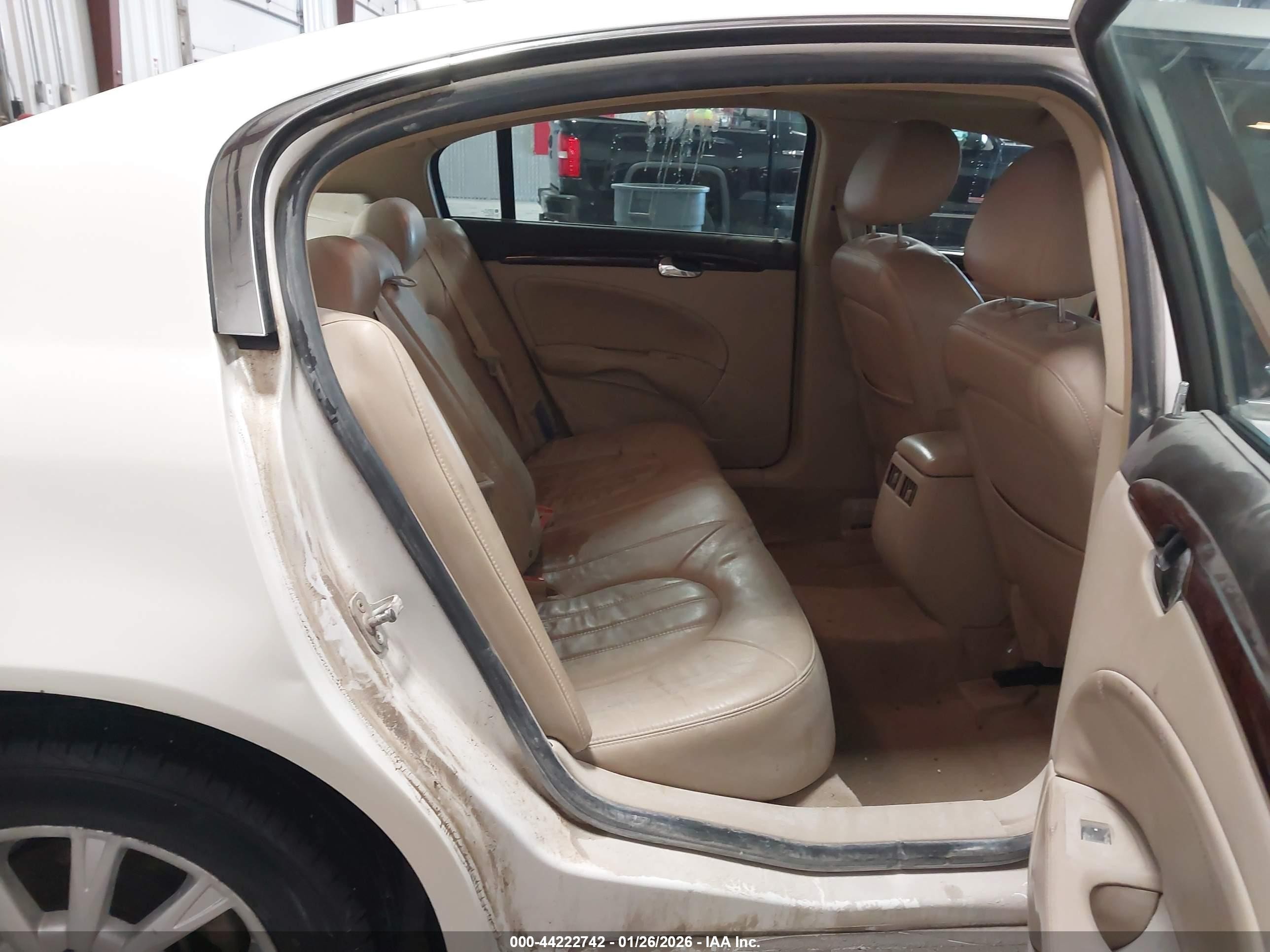 2011 Buick Lucerne Cxl White vin: 1G4HC5EM7BU123126
