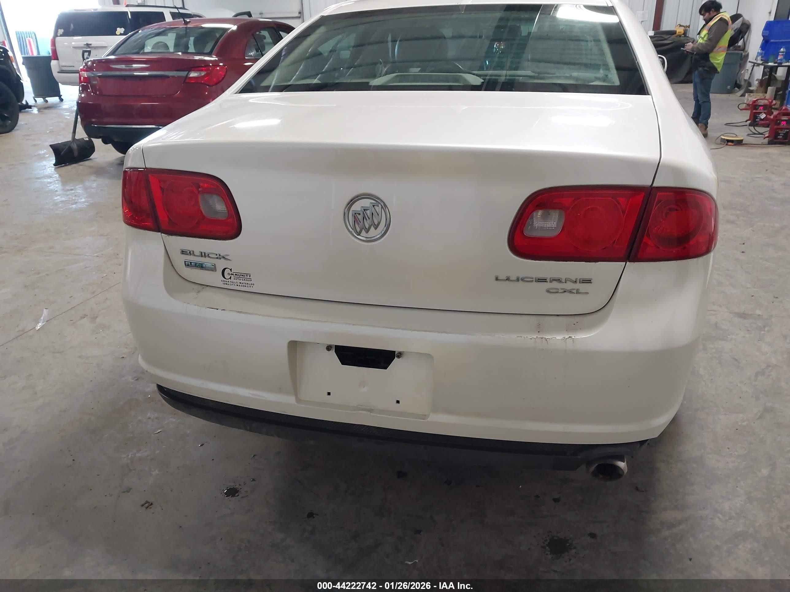2011 Buick Lucerne Cxl White vin: 1G4HC5EM7BU123126
