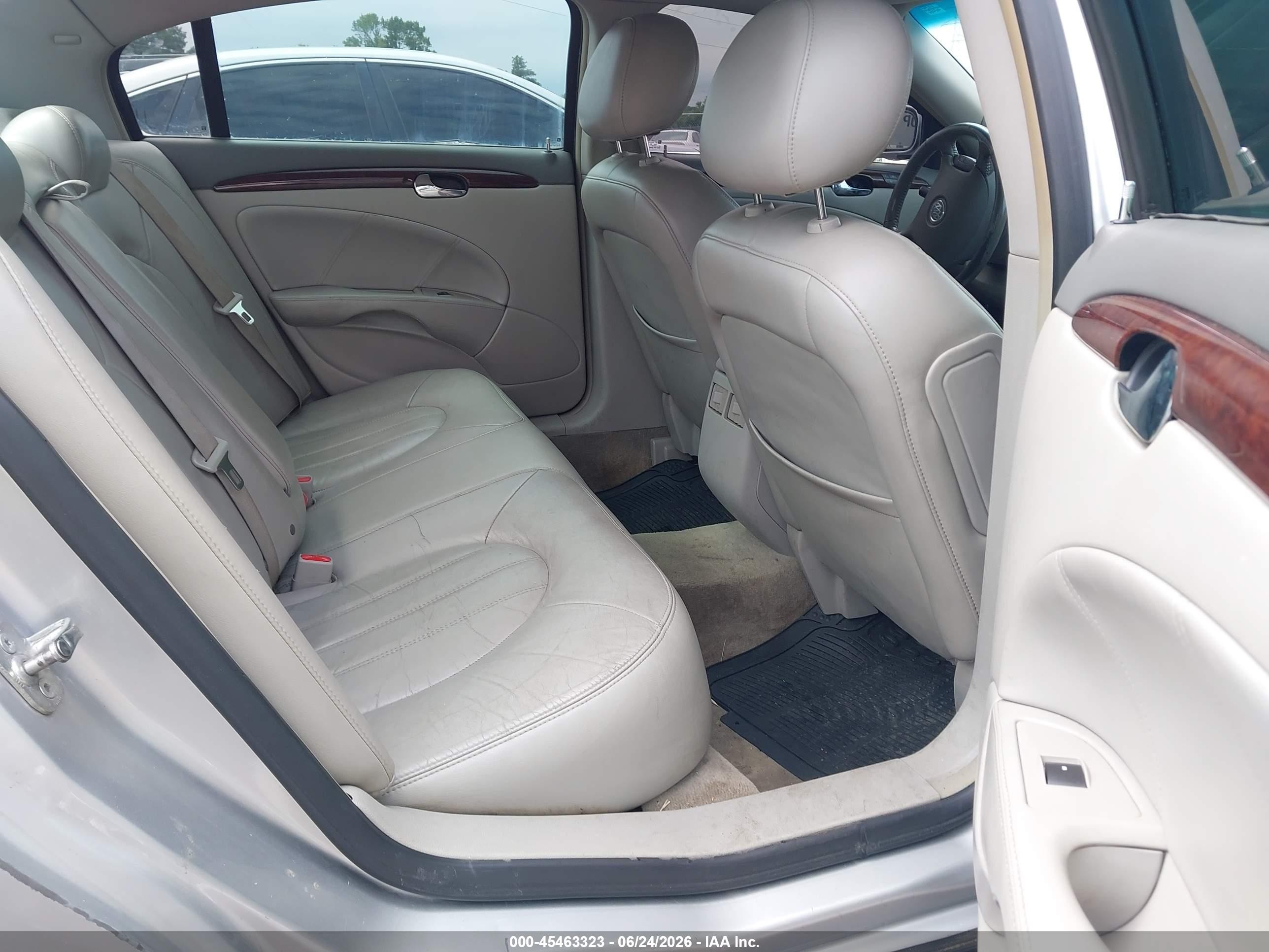 2010 Buick Lucerne Cxl Silver vin: 1G4HC5EM8AU131282