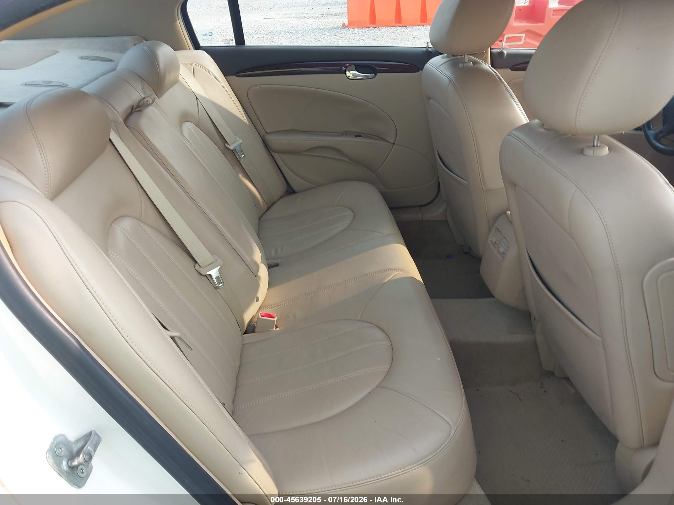 2011 Buick Lucerne Cxl White vin: 1G4HC5EM8BU134815