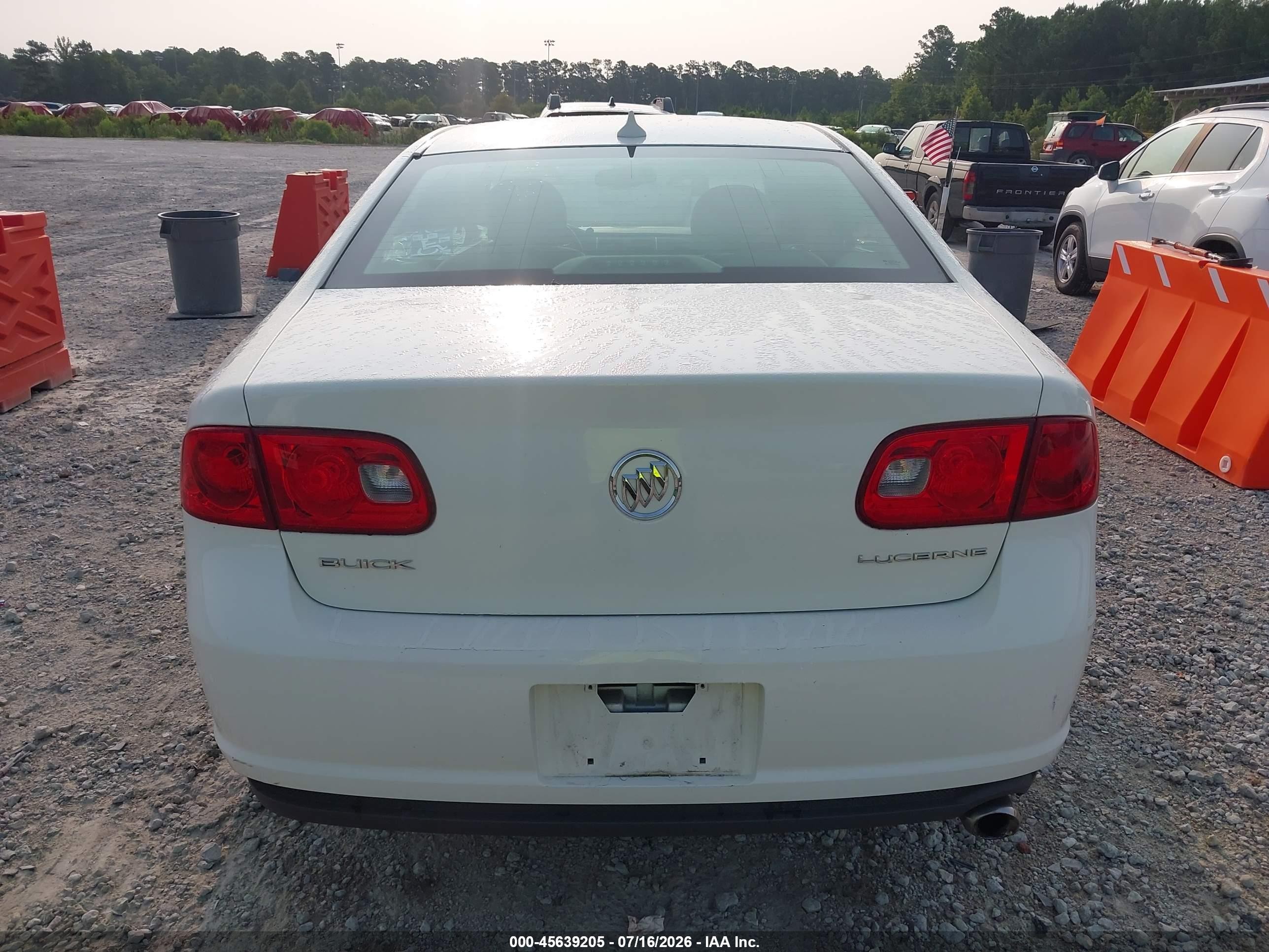 2011 Buick Lucerne Cxl White vin: 1G4HC5EM8BU134815