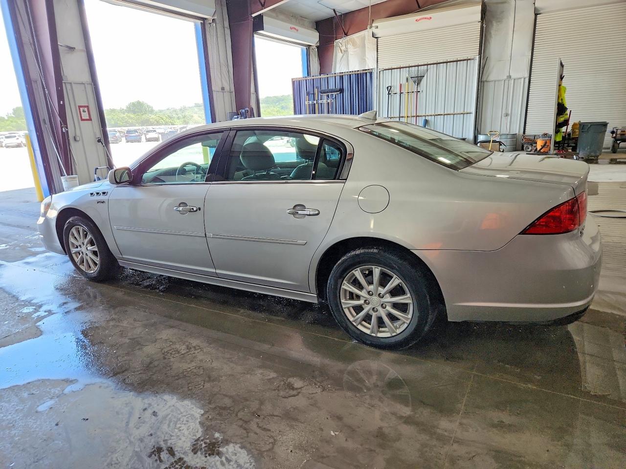 2011 Buick Lucerne Cxl Silver vin: 1G4HC5EM9BU121779