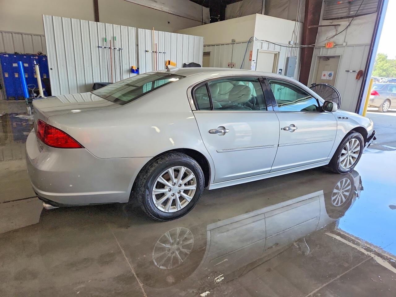 2011 Buick Lucerne Cxl Silver vin: 1G4HC5EM9BU121779