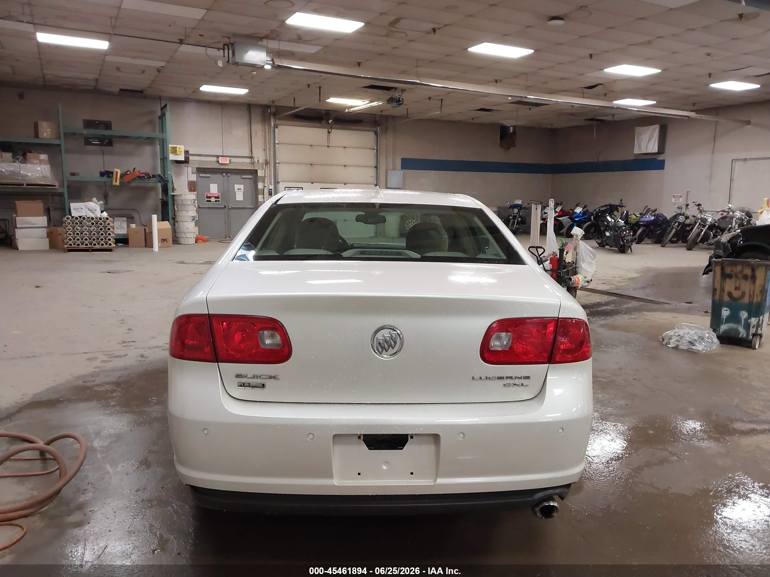 2011 Buick Lucerne Cxl White vin: 1G4HC5EM9BU142194
