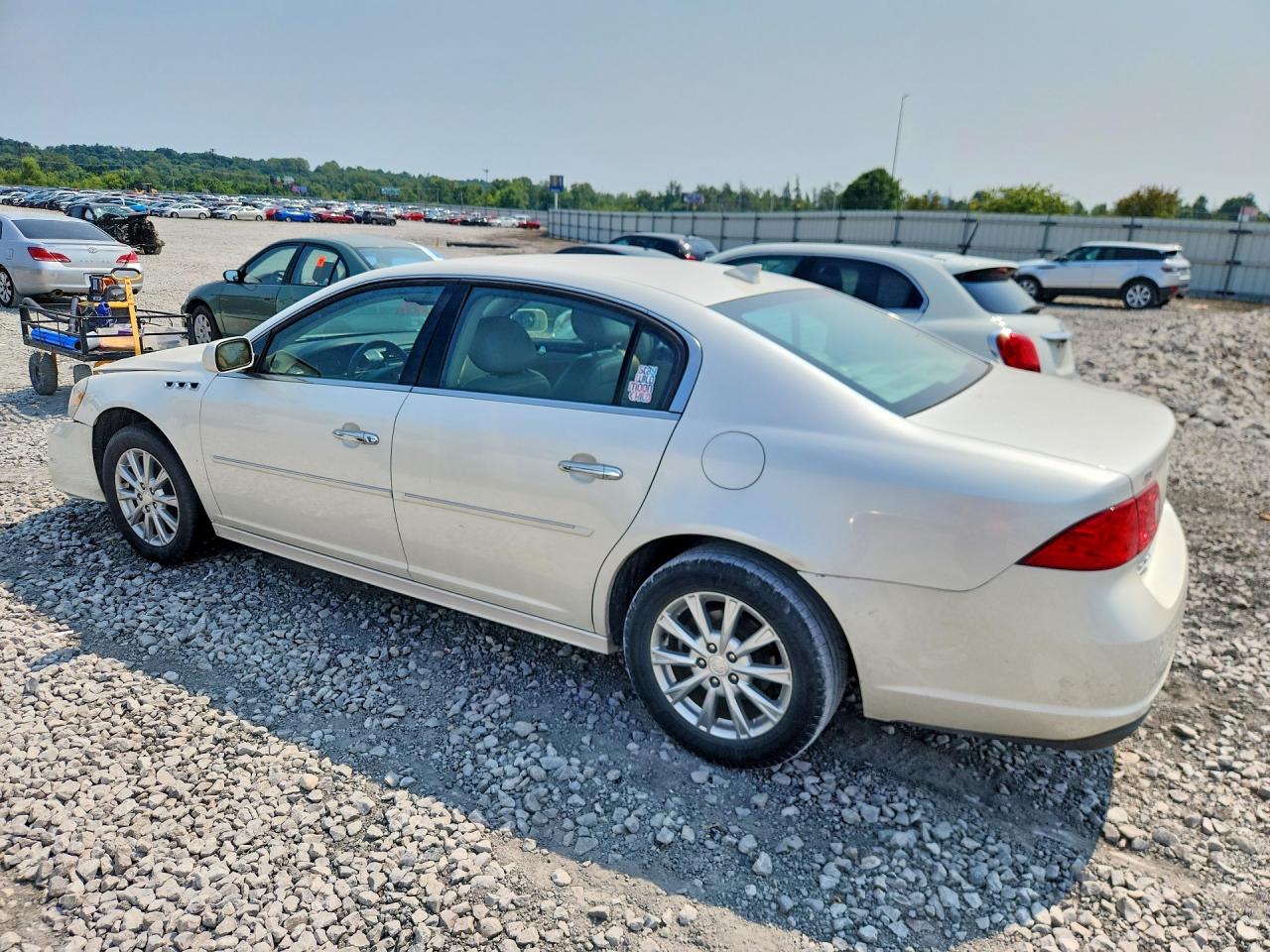 2010 Buick Lucerne Cxl White vin: 1G4HC5EMXAU137326